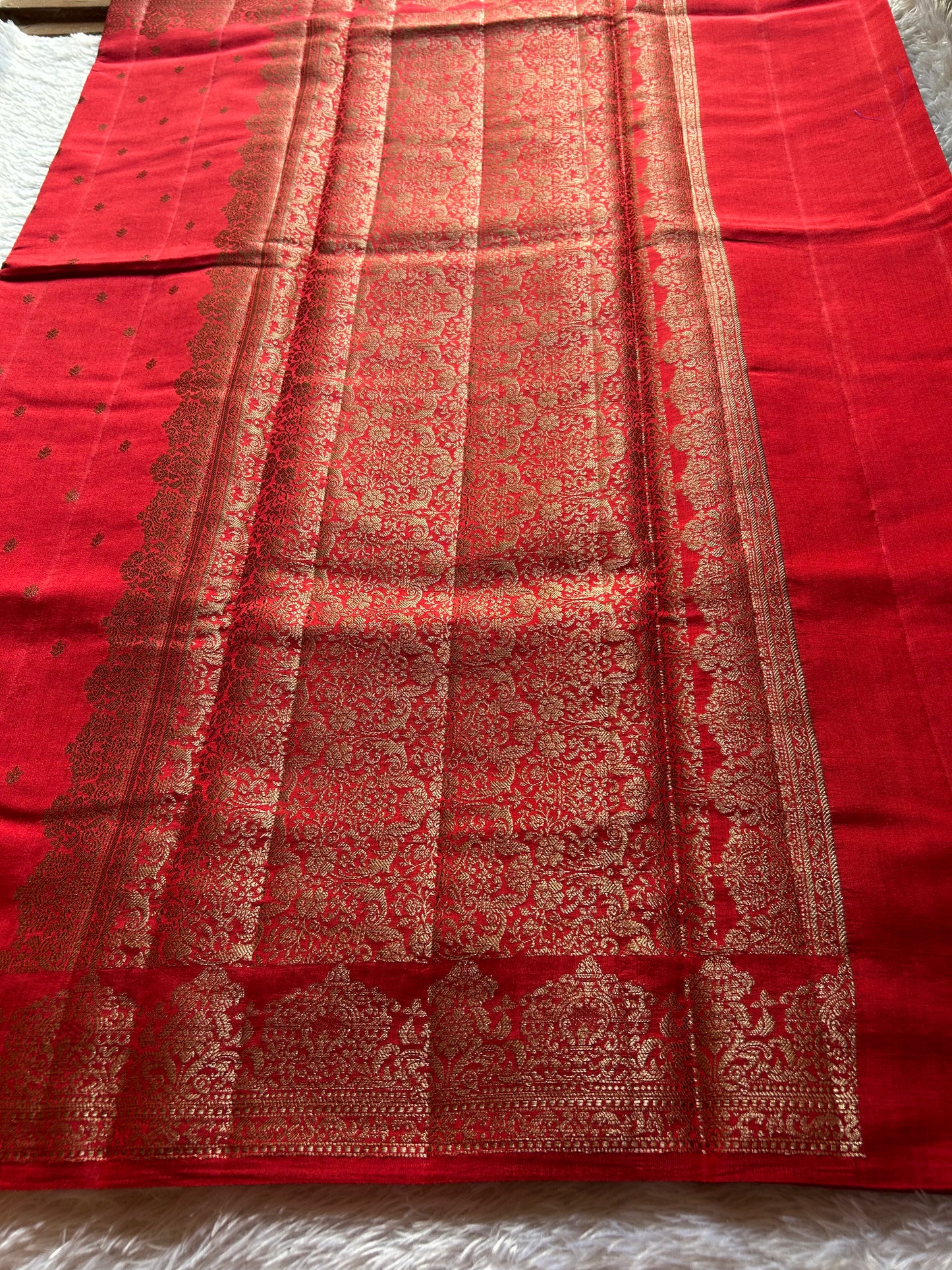 Banarasi Chiniya : Solid Red