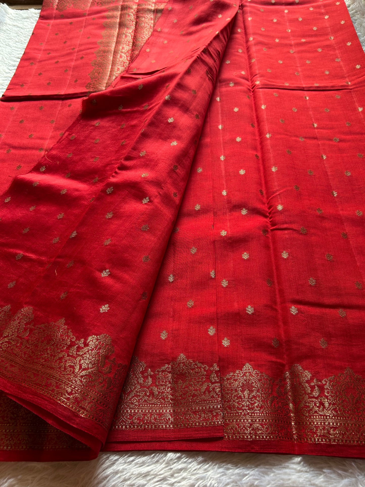 Banarasi Chiniya : Solid Red