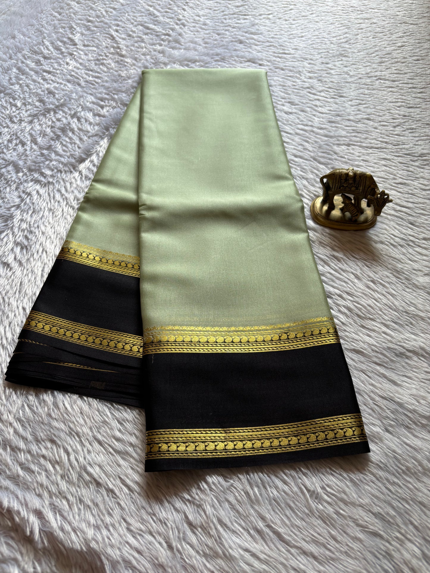Malathi (2D) : Light sage green-black