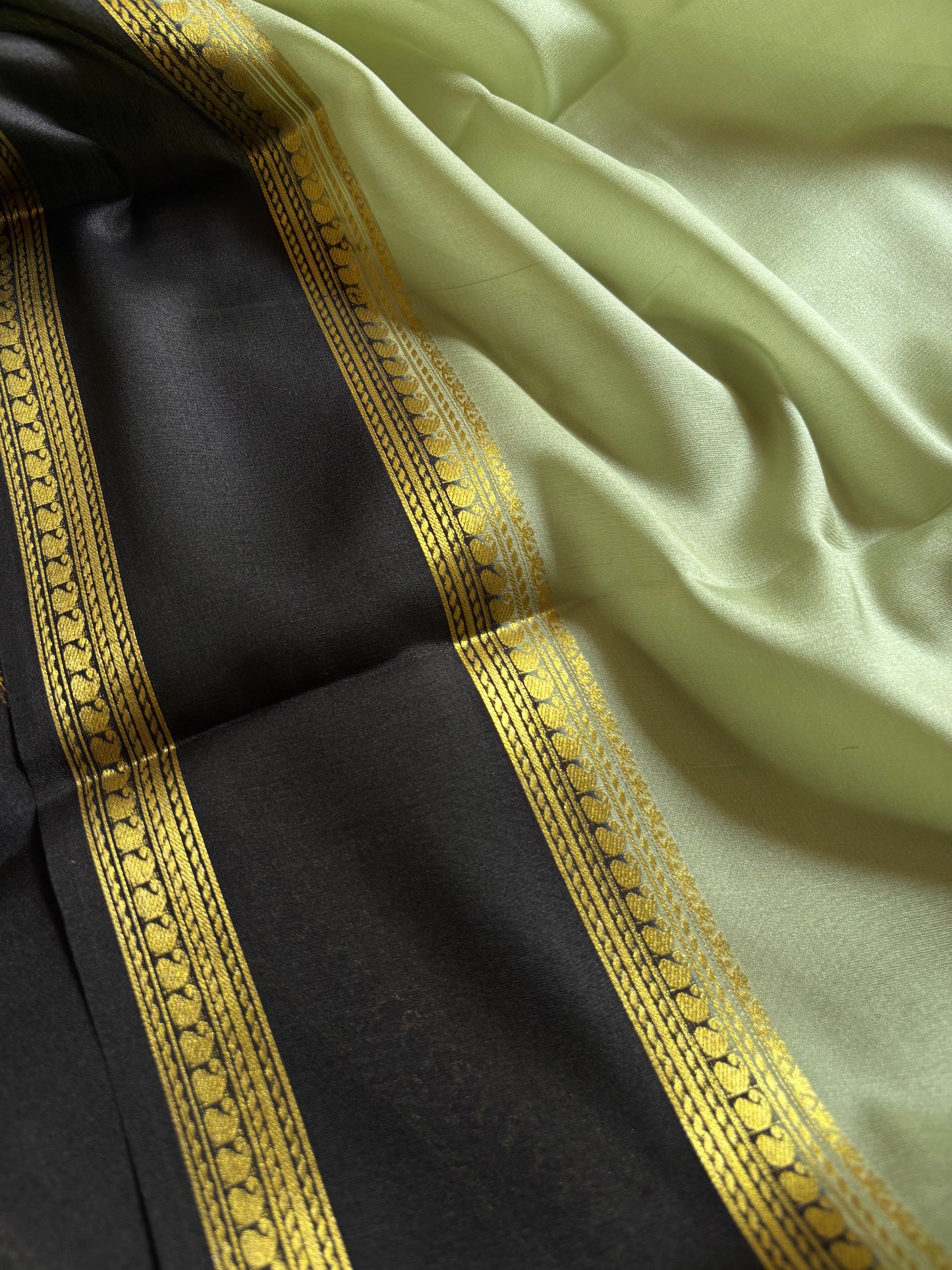 Malathi (2D) : Light sage green-black