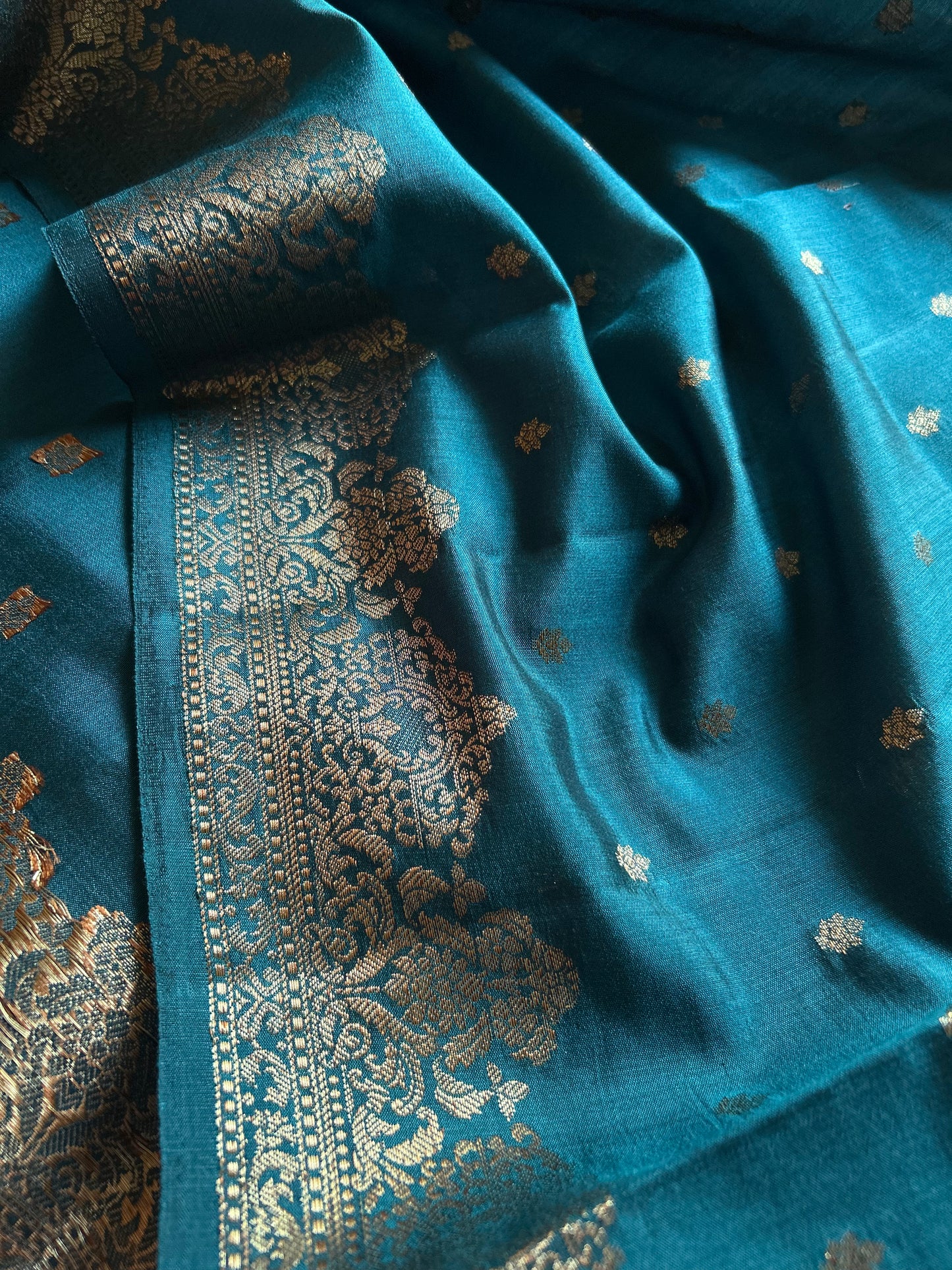 Banarasi Chiniya : Solid Teal blue