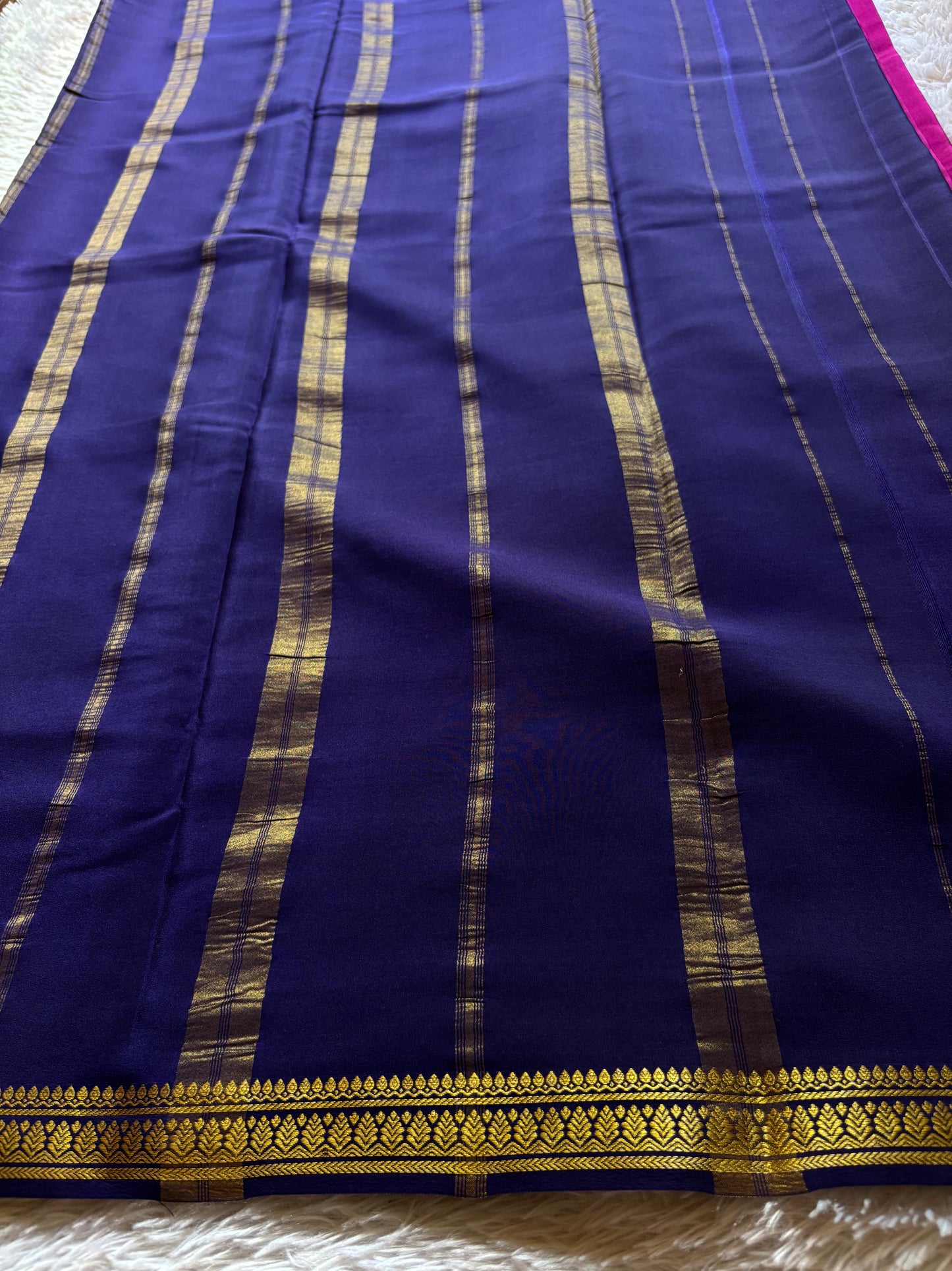 Jyothi (2D) : Magenta-navy blue