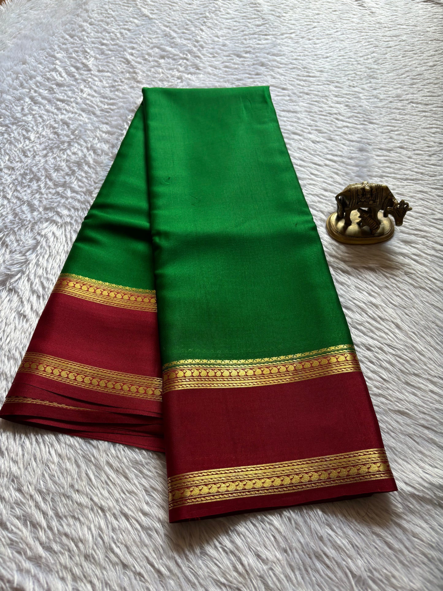 Malathi (2D) : Bottle green-dark red