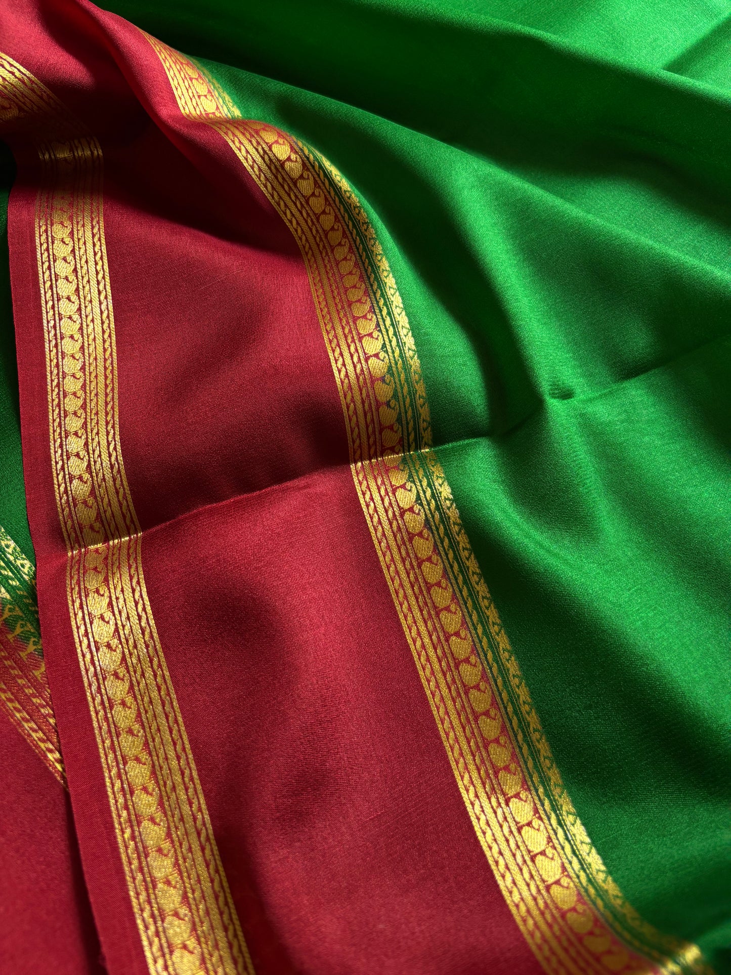 Malathi (2D) : Bottle green-dark red