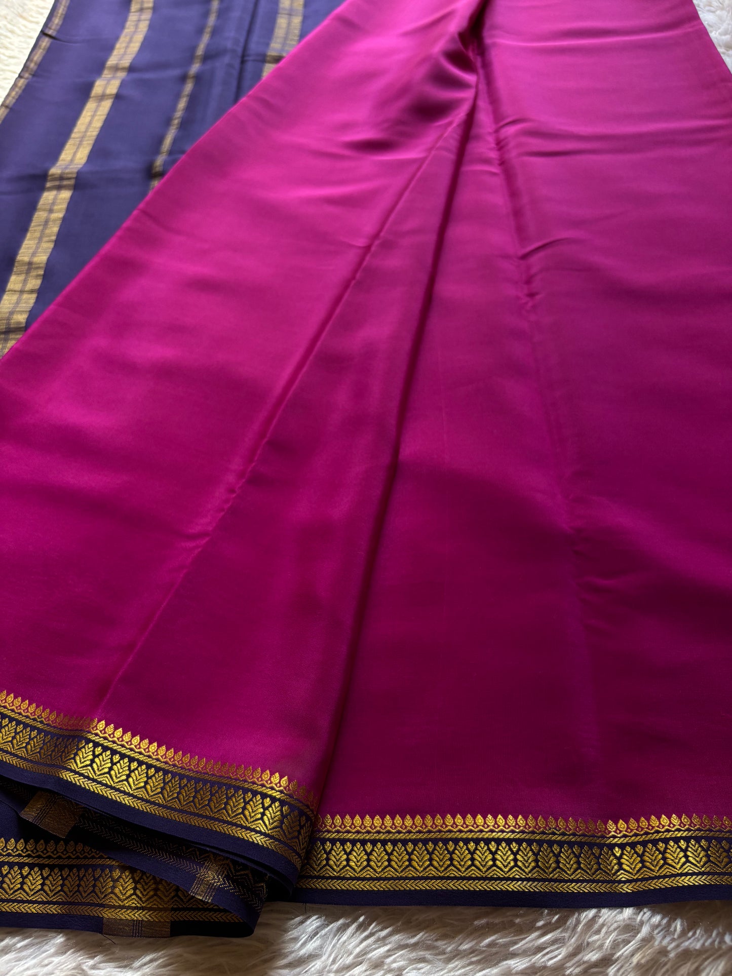 Jyothi (2D) : Magenta-navy blue
