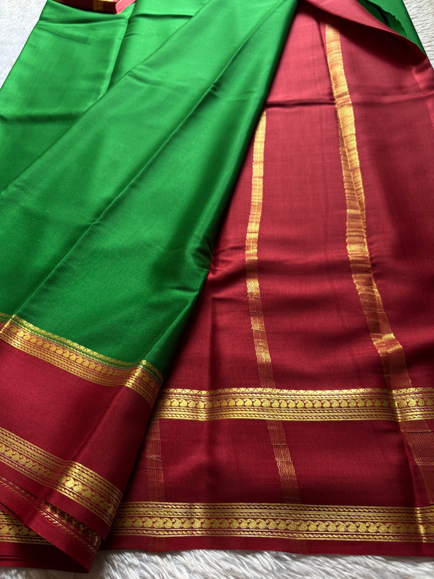 Malathi (2D) : Bottle green-dark red