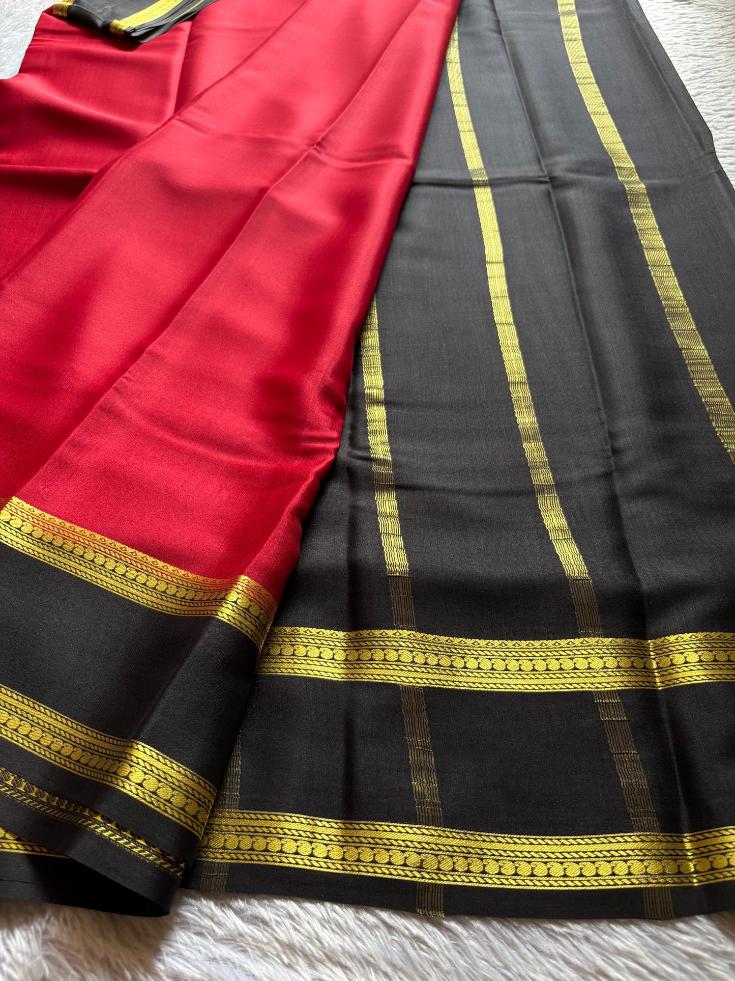 Malathi (2D) : Red-black