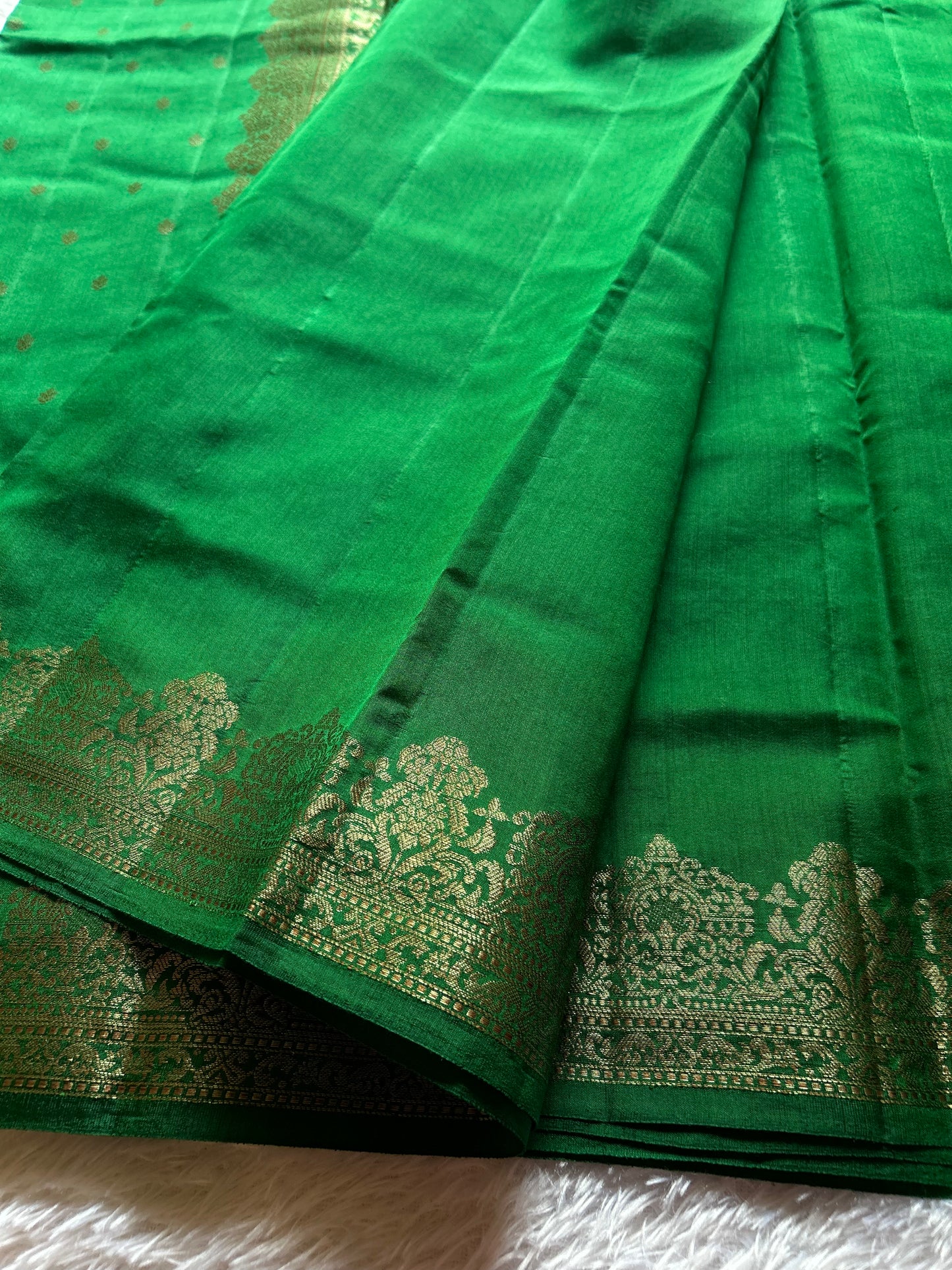 Banarasi Chiniya : Bottle green