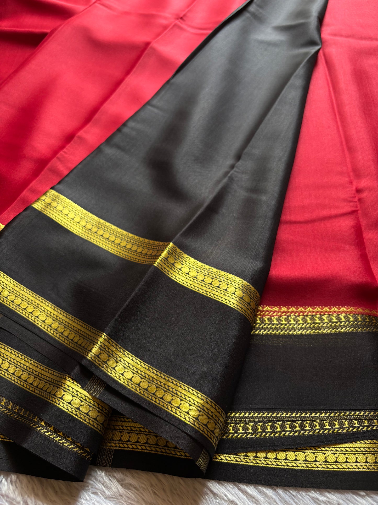 Malathi (2D) : Red-black