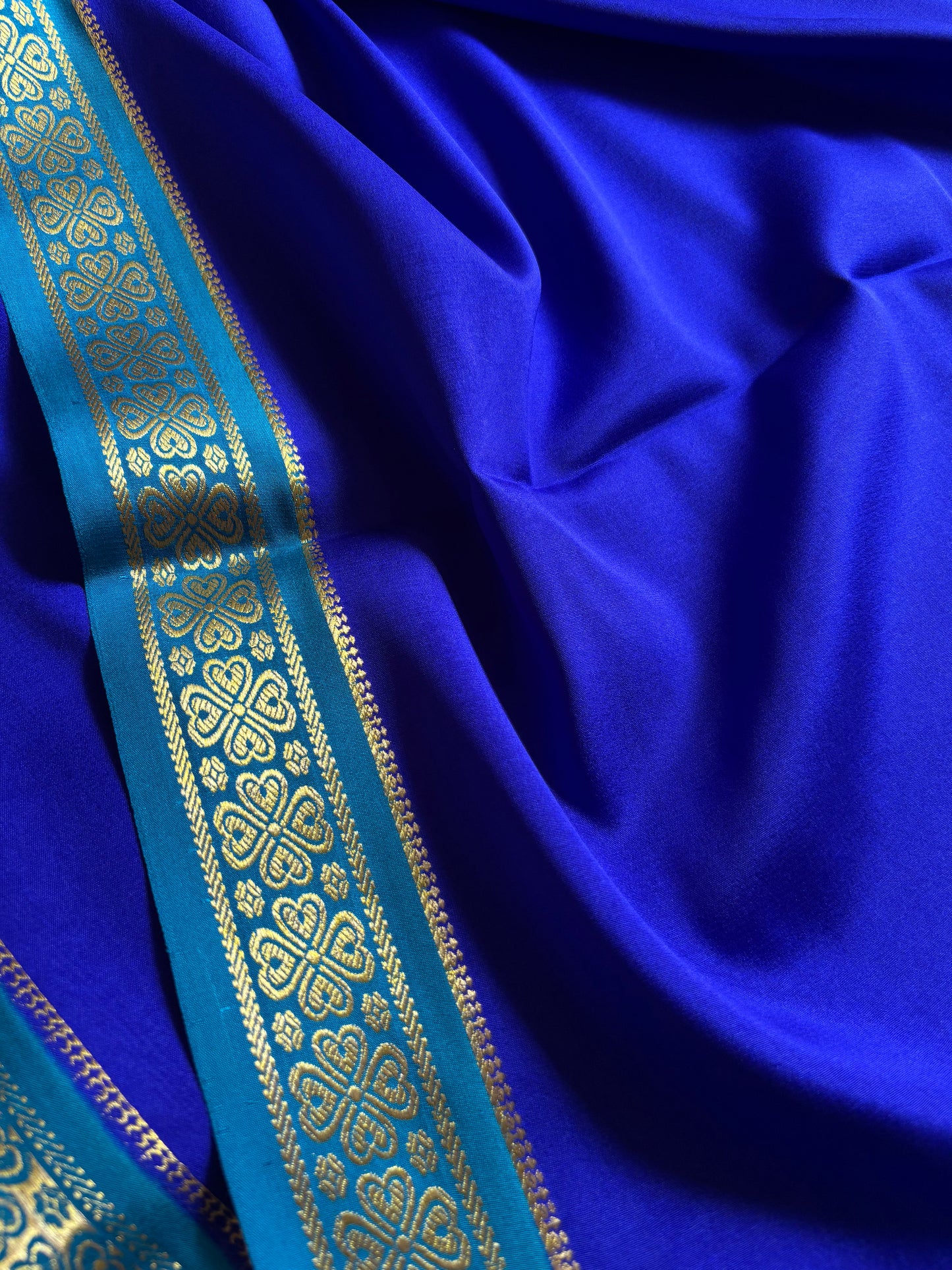 Champaka (2D) : Royal blue-ananda blue