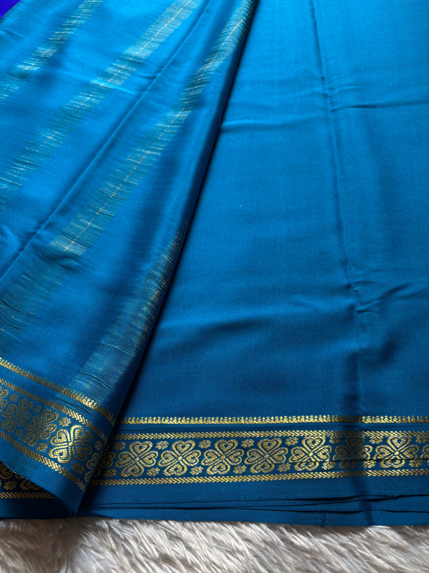 Champaka (2D) : Royal blue-ananda blue