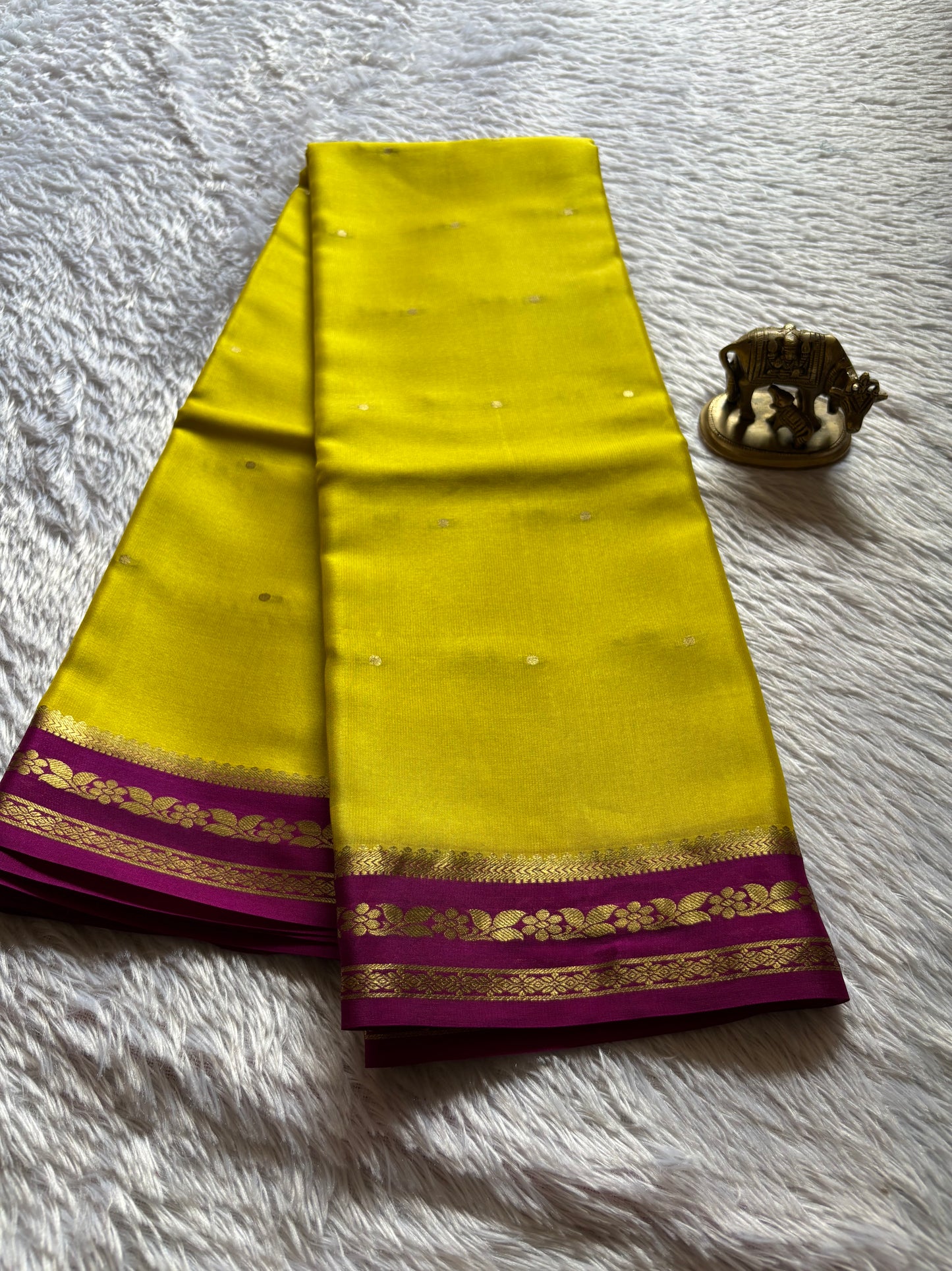 Anjali (2D) : Olive-magenta