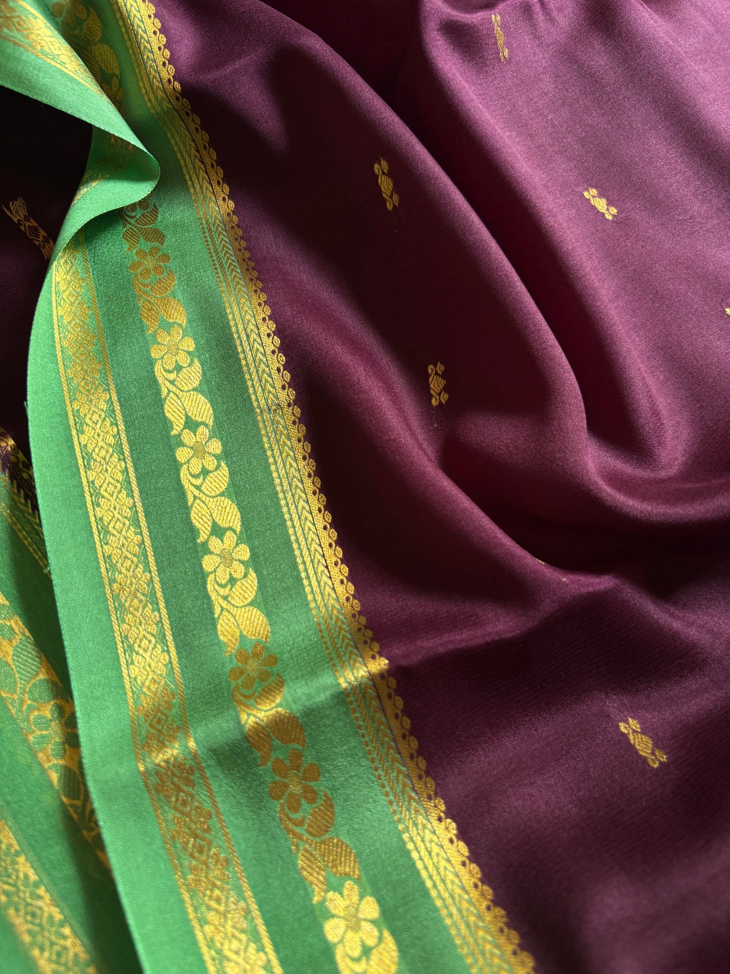 Anjali (2D) : Deep wine-mint green