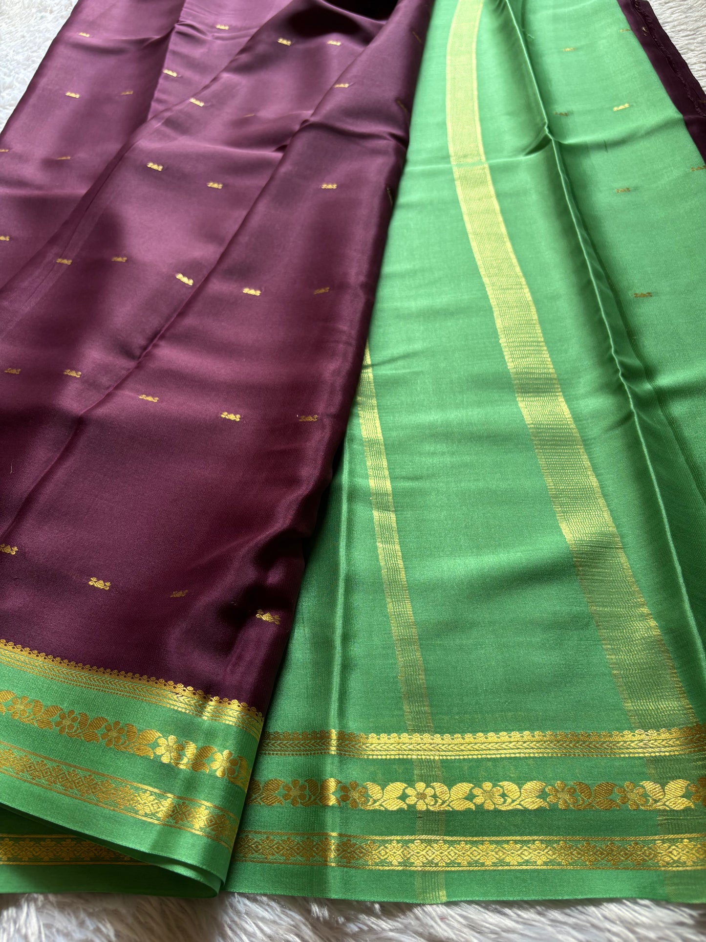 Anjali (2D) : Deep wine-mint green