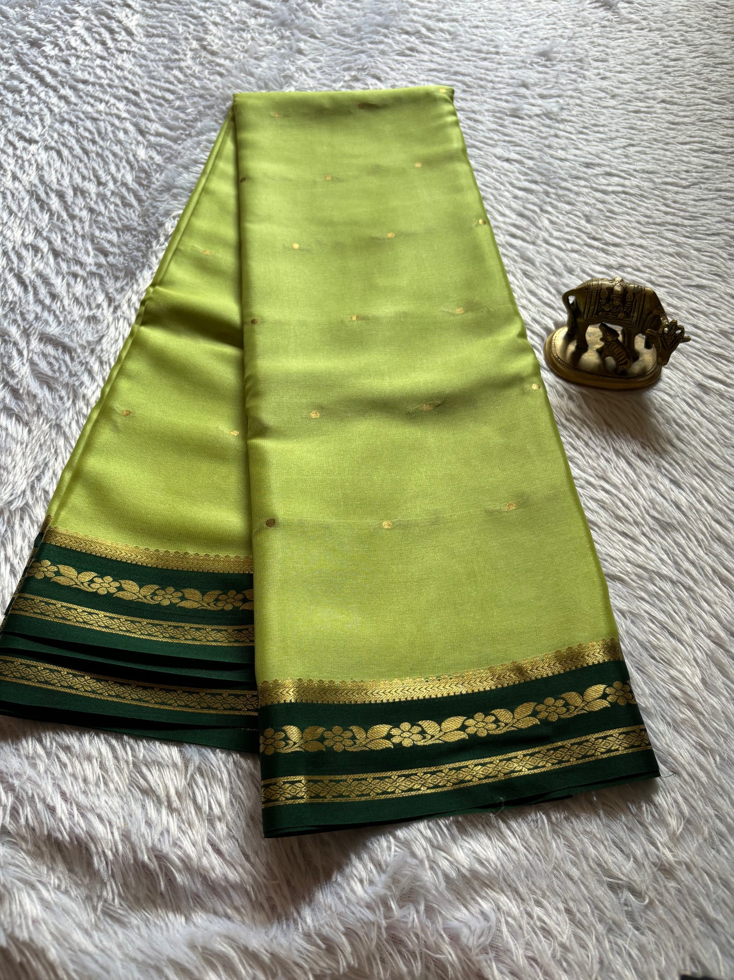 Anjali (2D) : Pista green-dark green