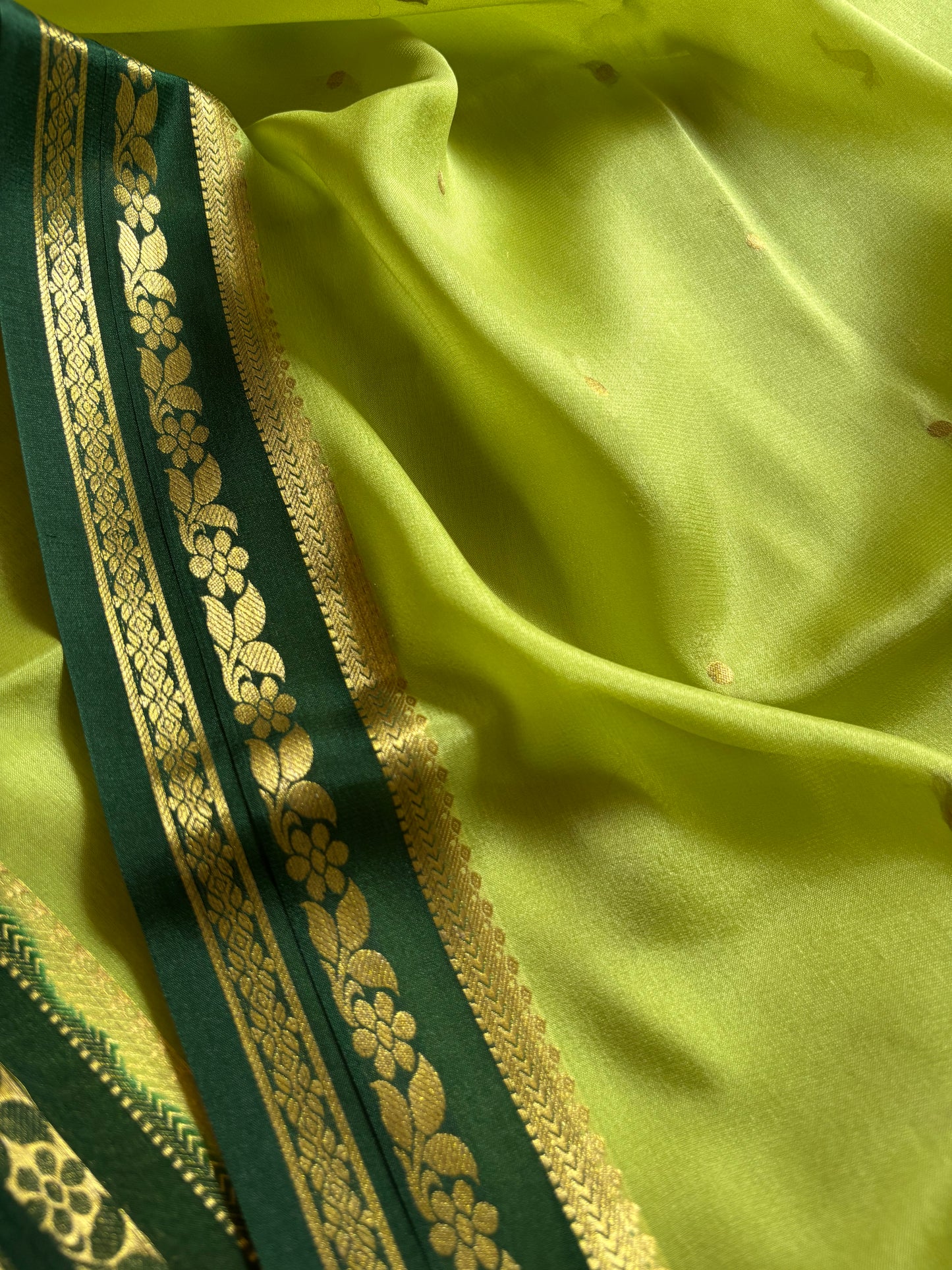 Anjali (2D) : Pista green-dark green