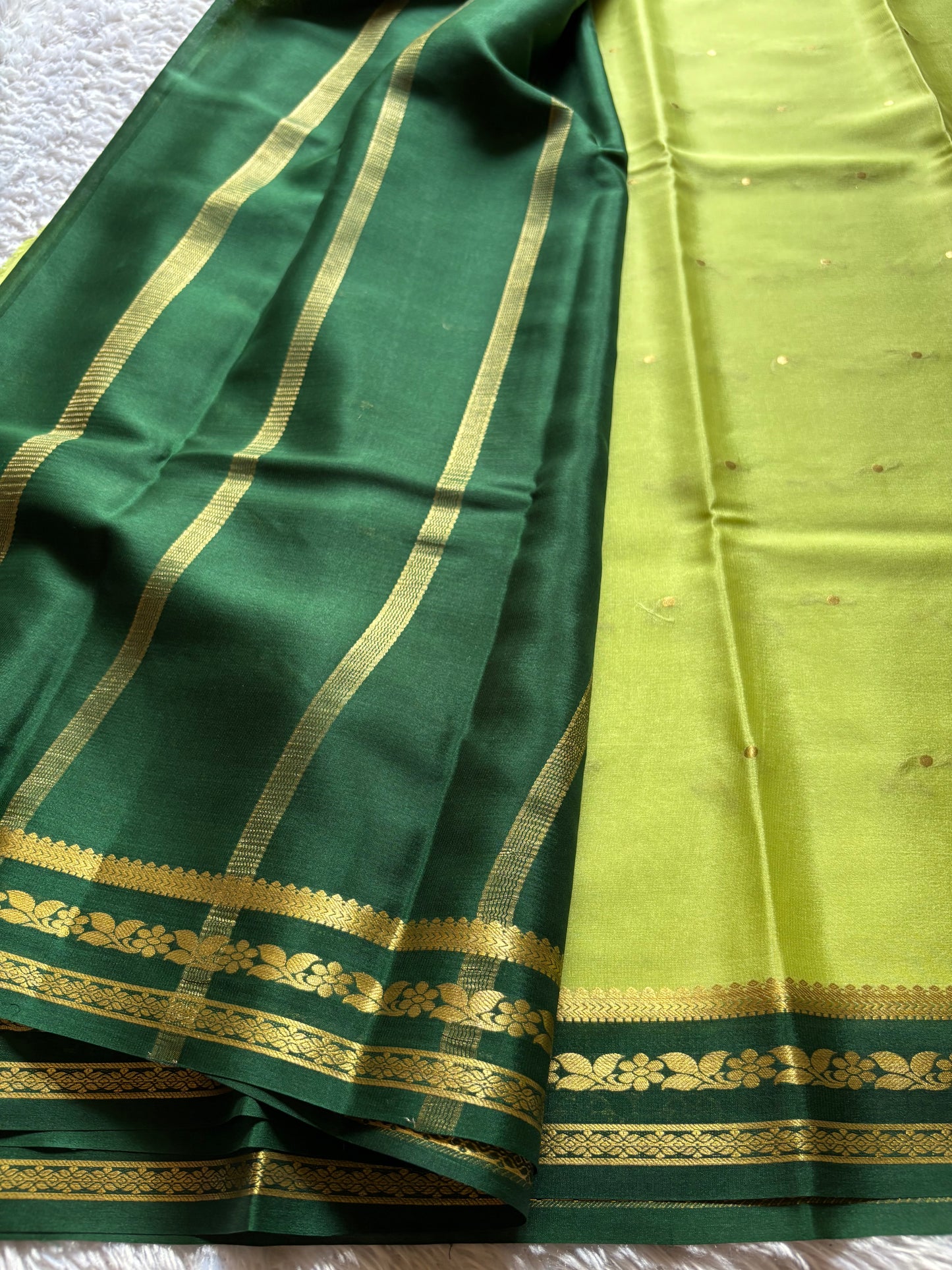 Anjali (2D) : Pista green-dark green