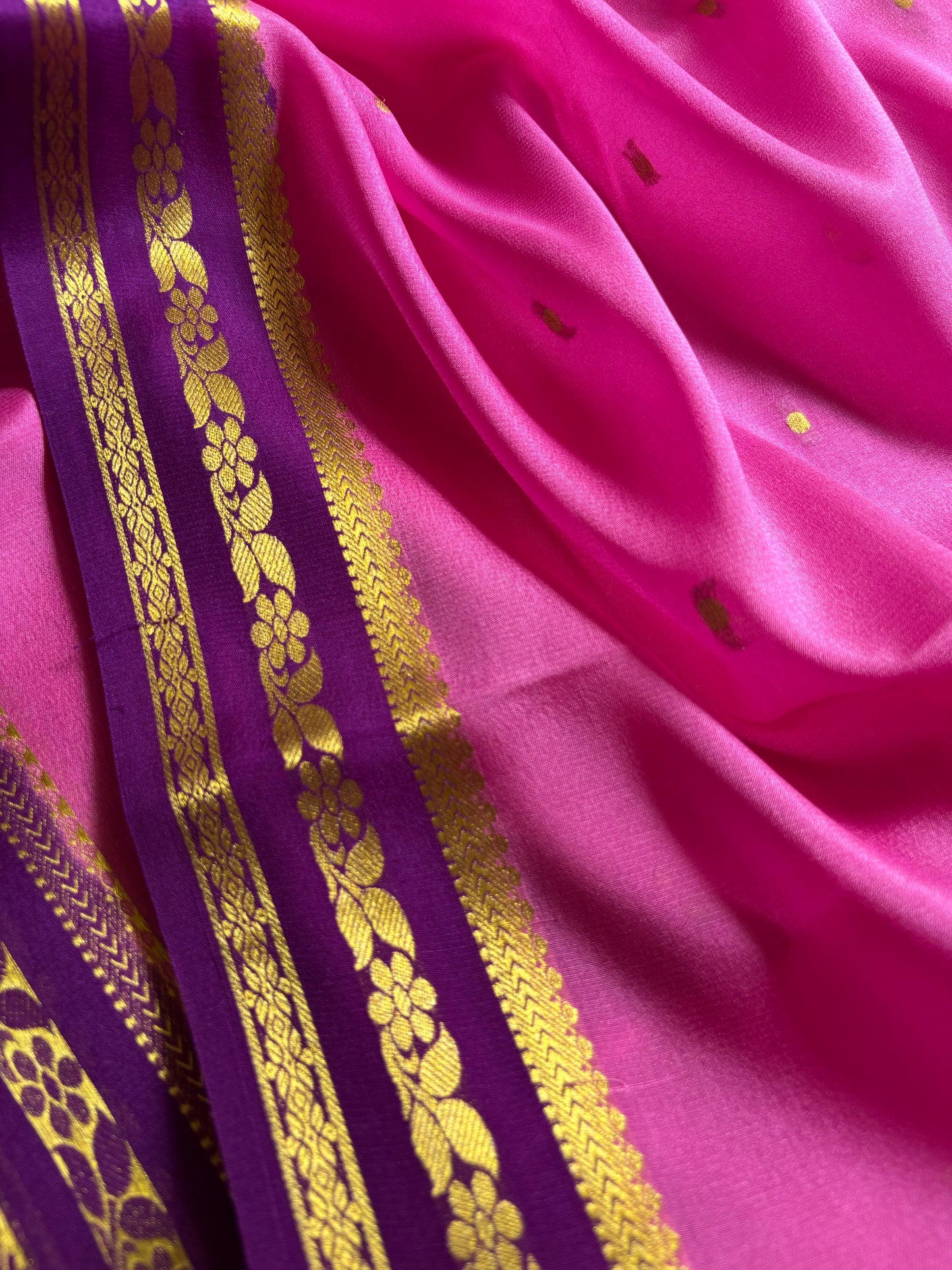 Anjali (2D) : Rose pink-dark magenta