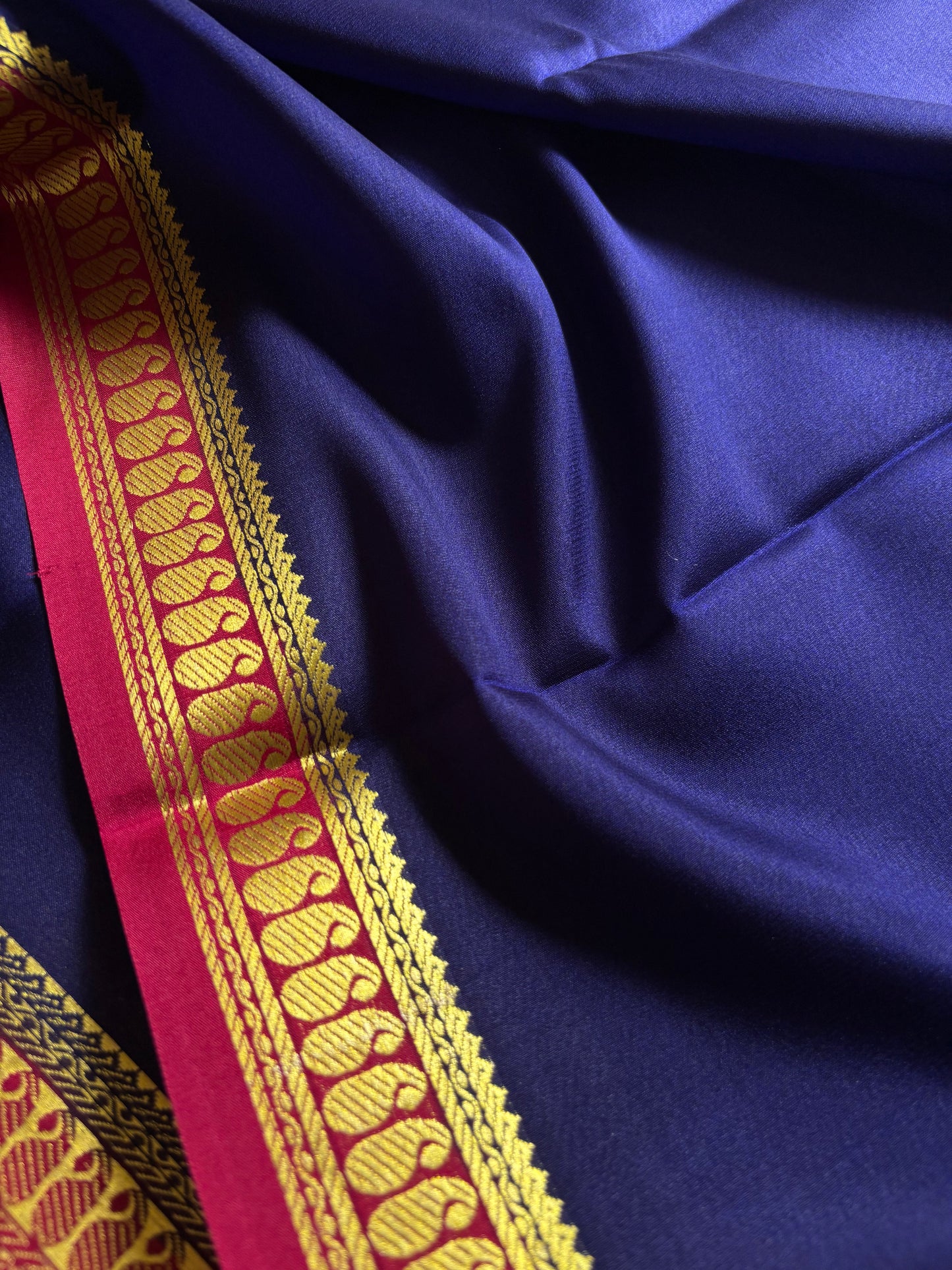Meena (2D) : Dark blue-pink