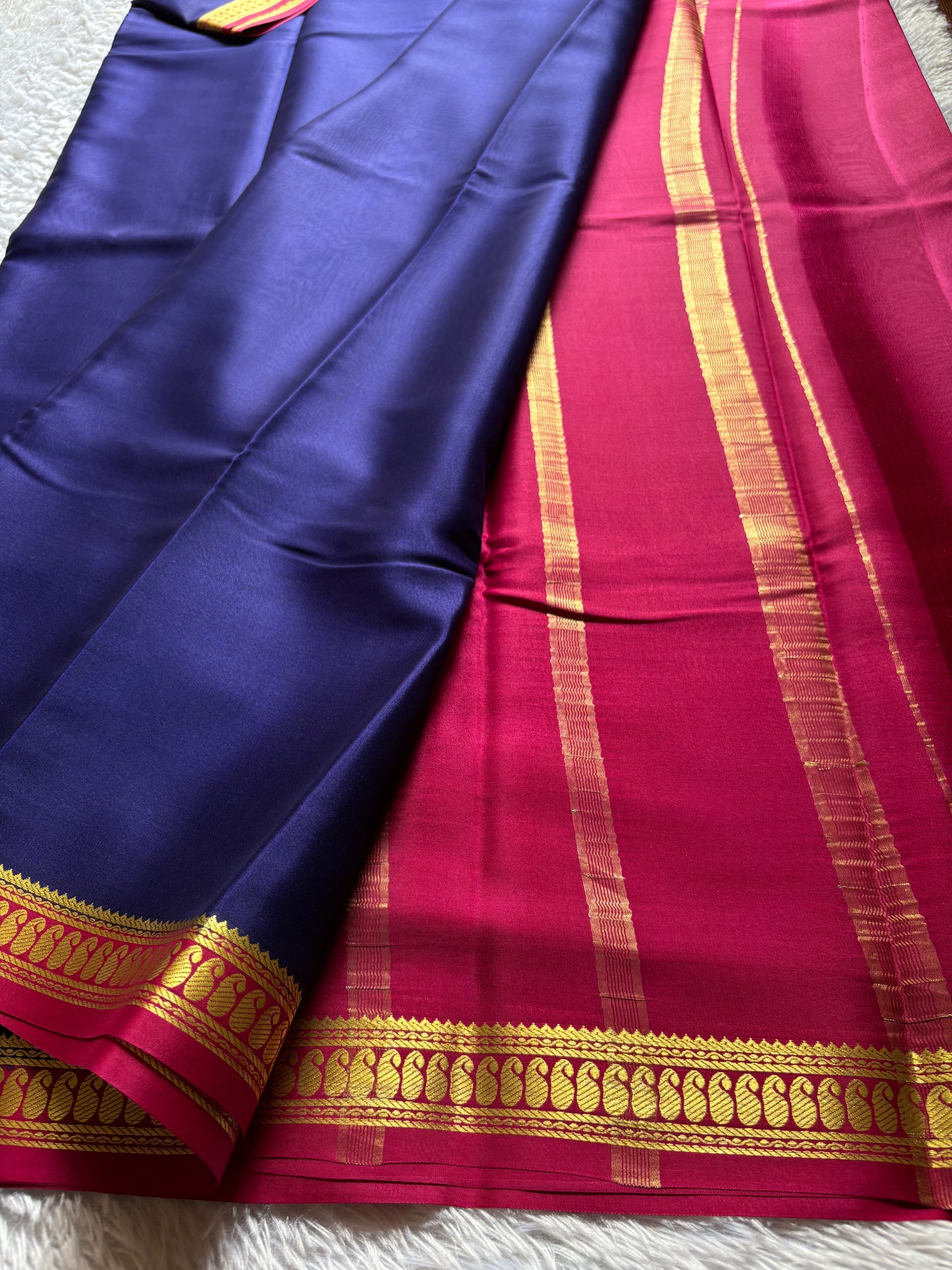 Meena (2D) : Dark blue-pink