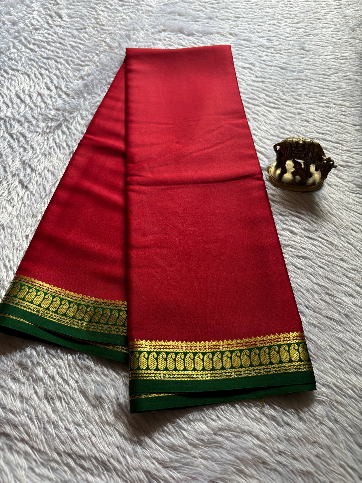 Meena (2D) : Dark red-leaf green