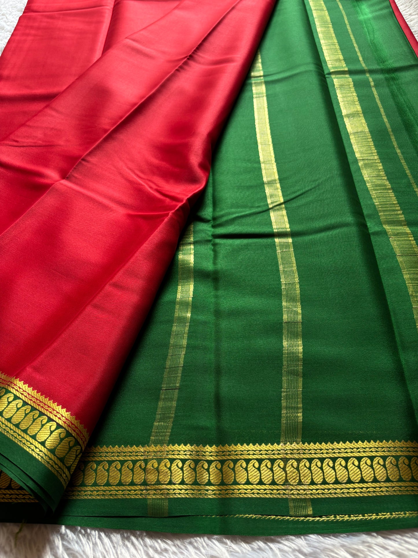 Meena (2D) : Dark red-leaf green