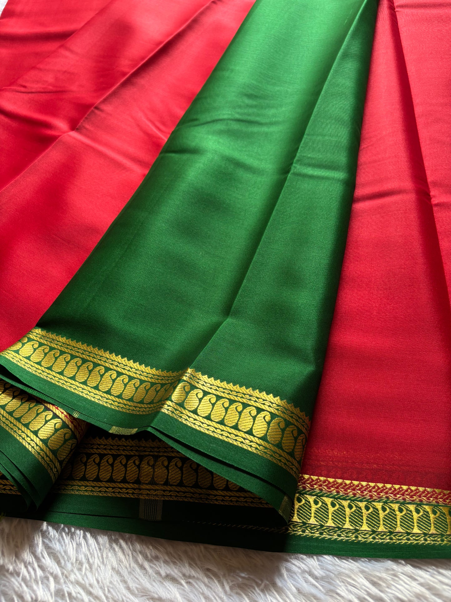 Meena (2D) : Dark red-leaf green