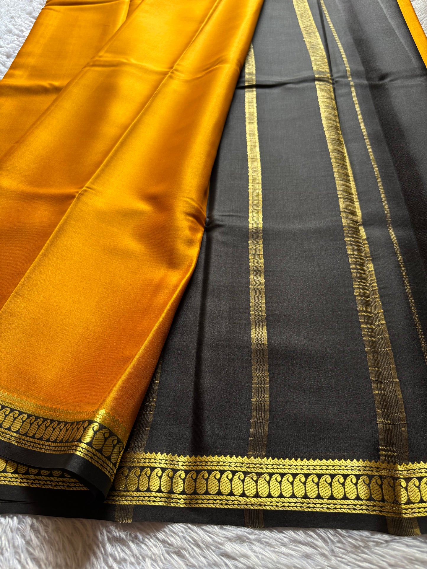 Meena (2D) : Golden yellow-black
