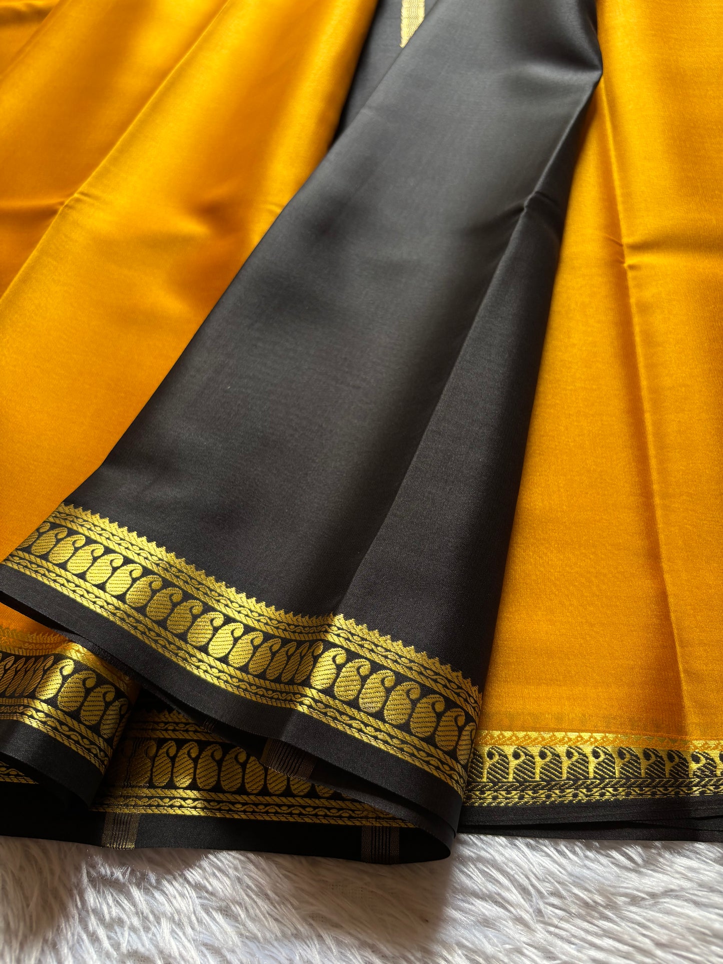 Meena (2D) : Golden yellow-black