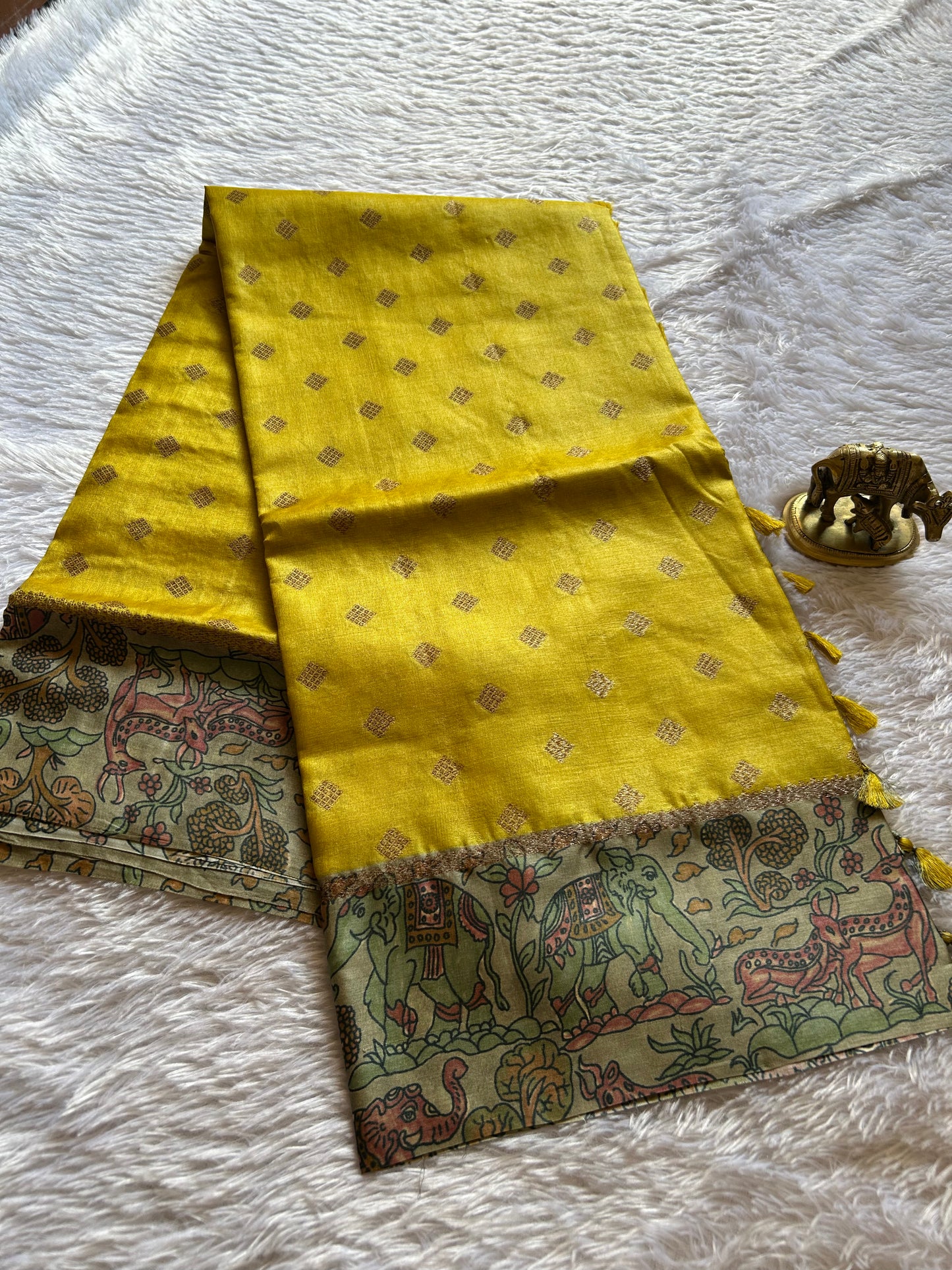 Kavitha (2D) : Golden yellow-sage green