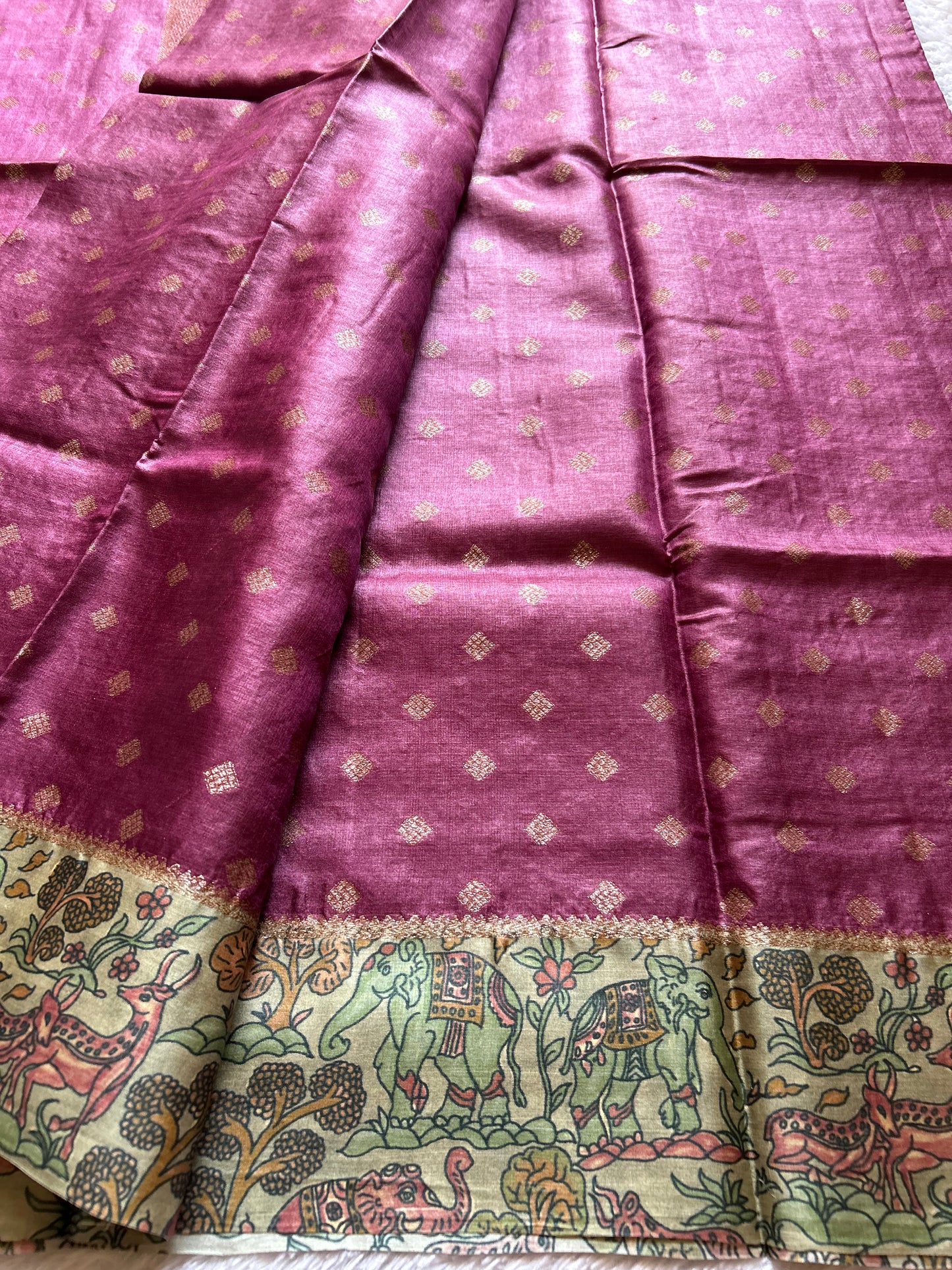 Kavitha (2D) : Onion pink-sage green