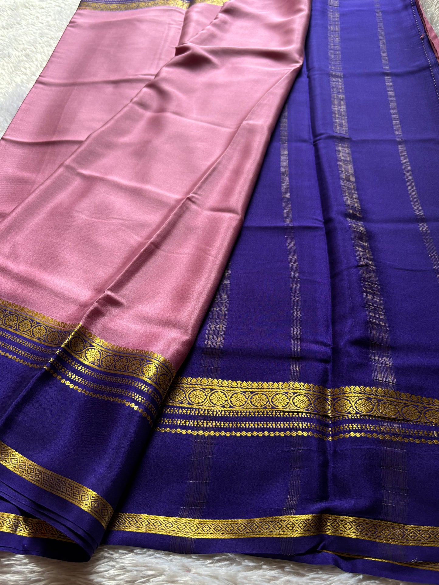 Daamini (2D) : Onion pink-dark blue