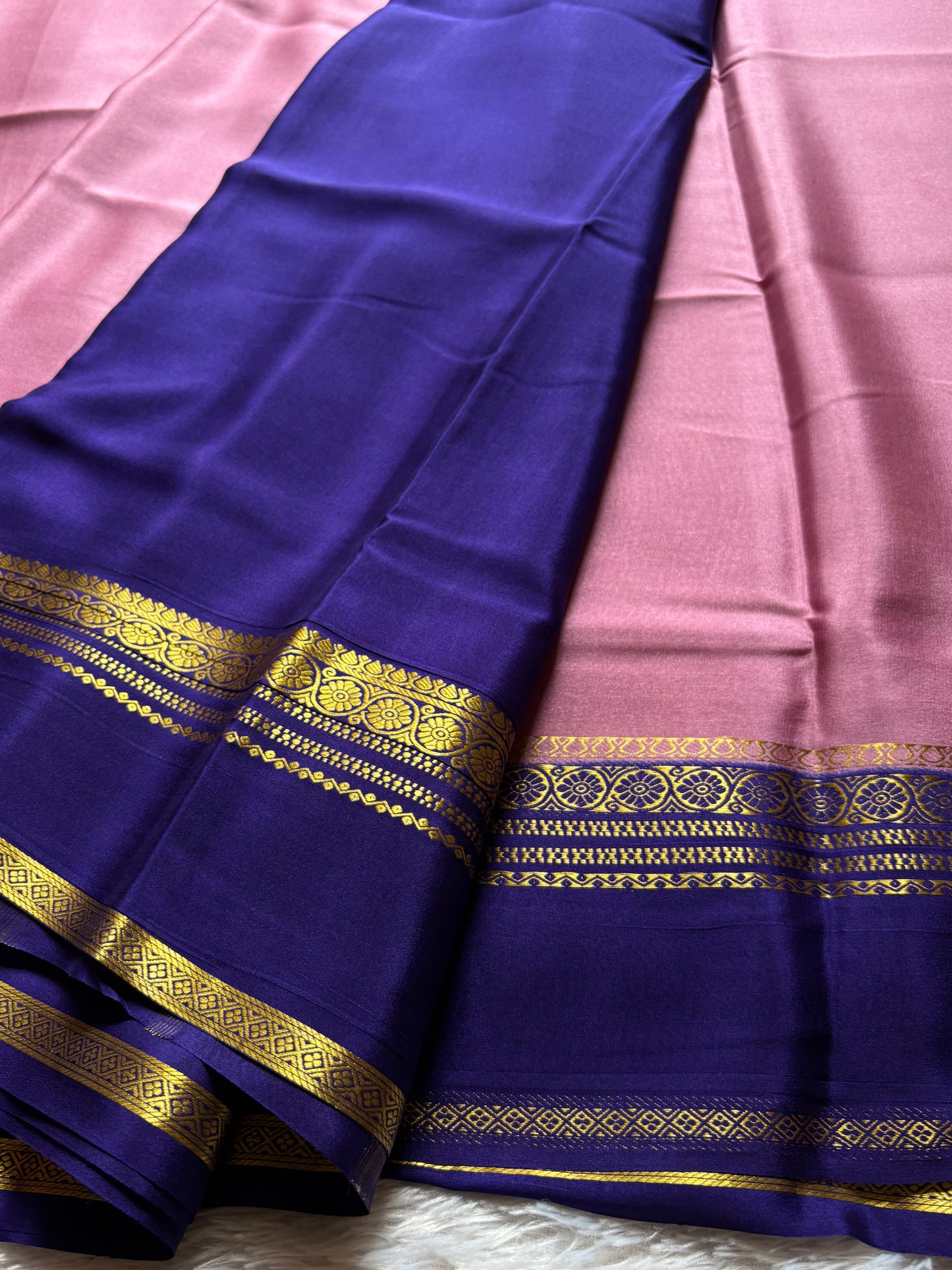 Daamini (2D) : Onion pink-dark blue