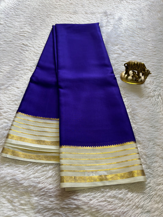 Rashmi (2D) : Dark blue-off white