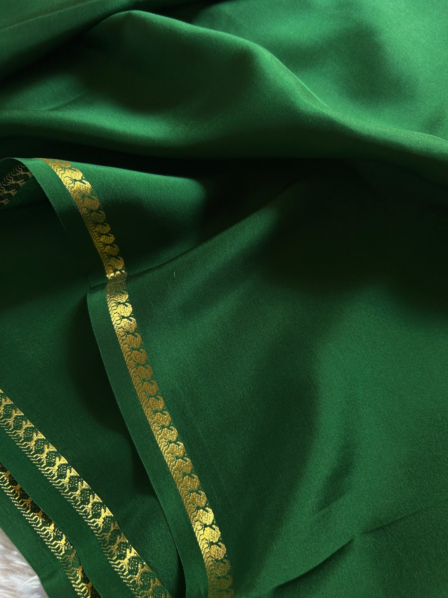 Manikya : Solid Bottle green