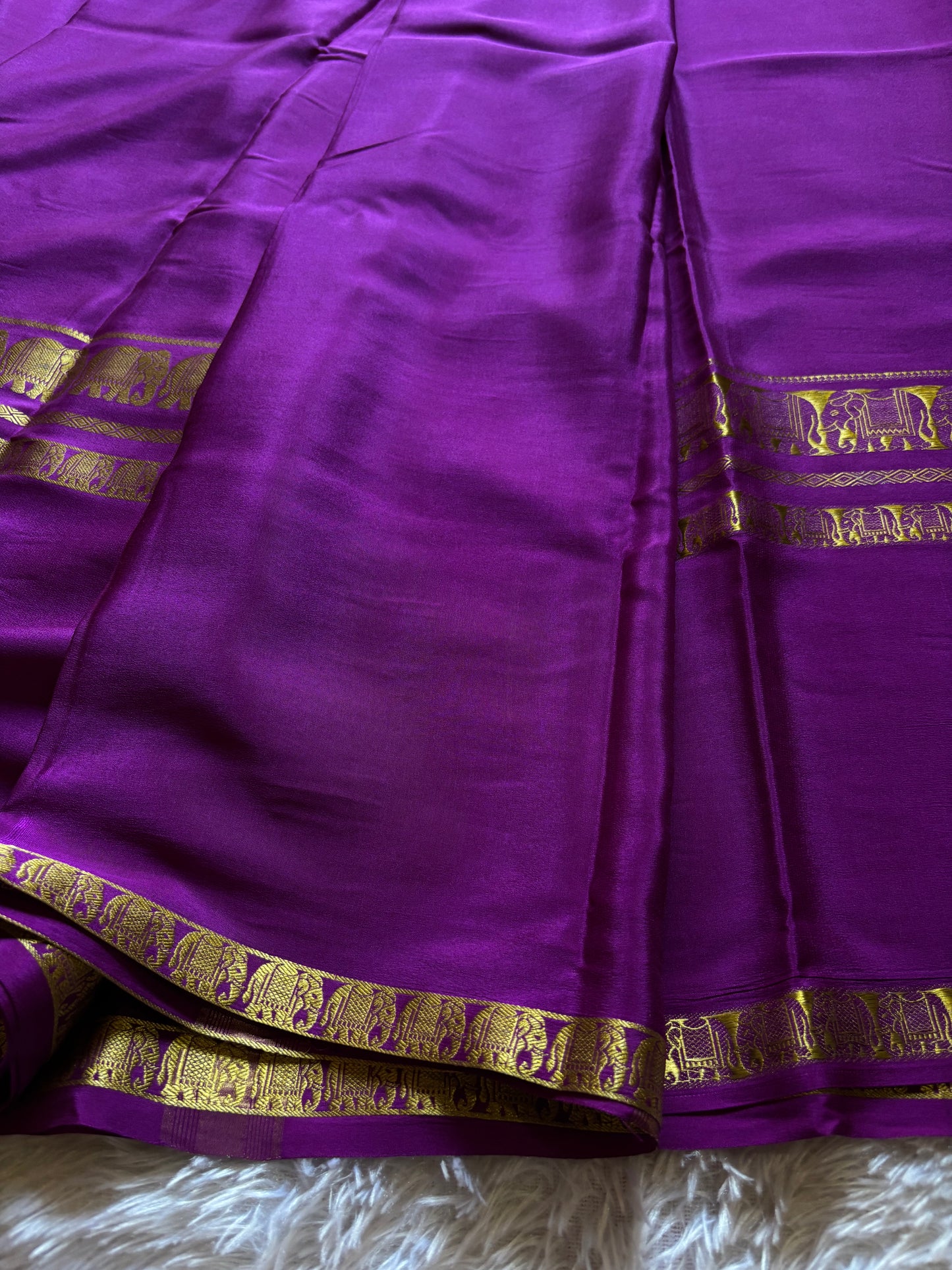 Shantala : Solid Dark magenta