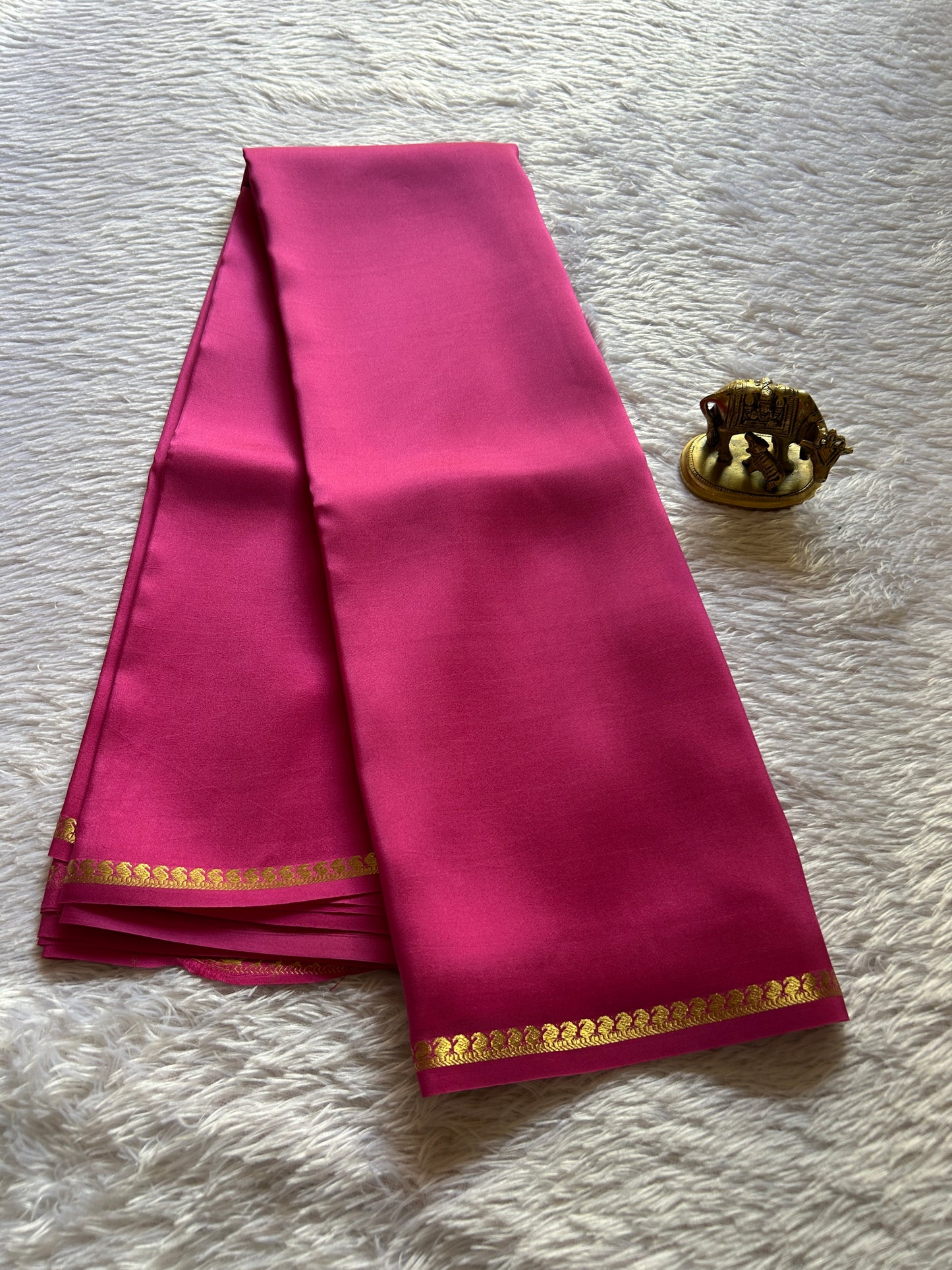 Manikya : Solid Hot pink