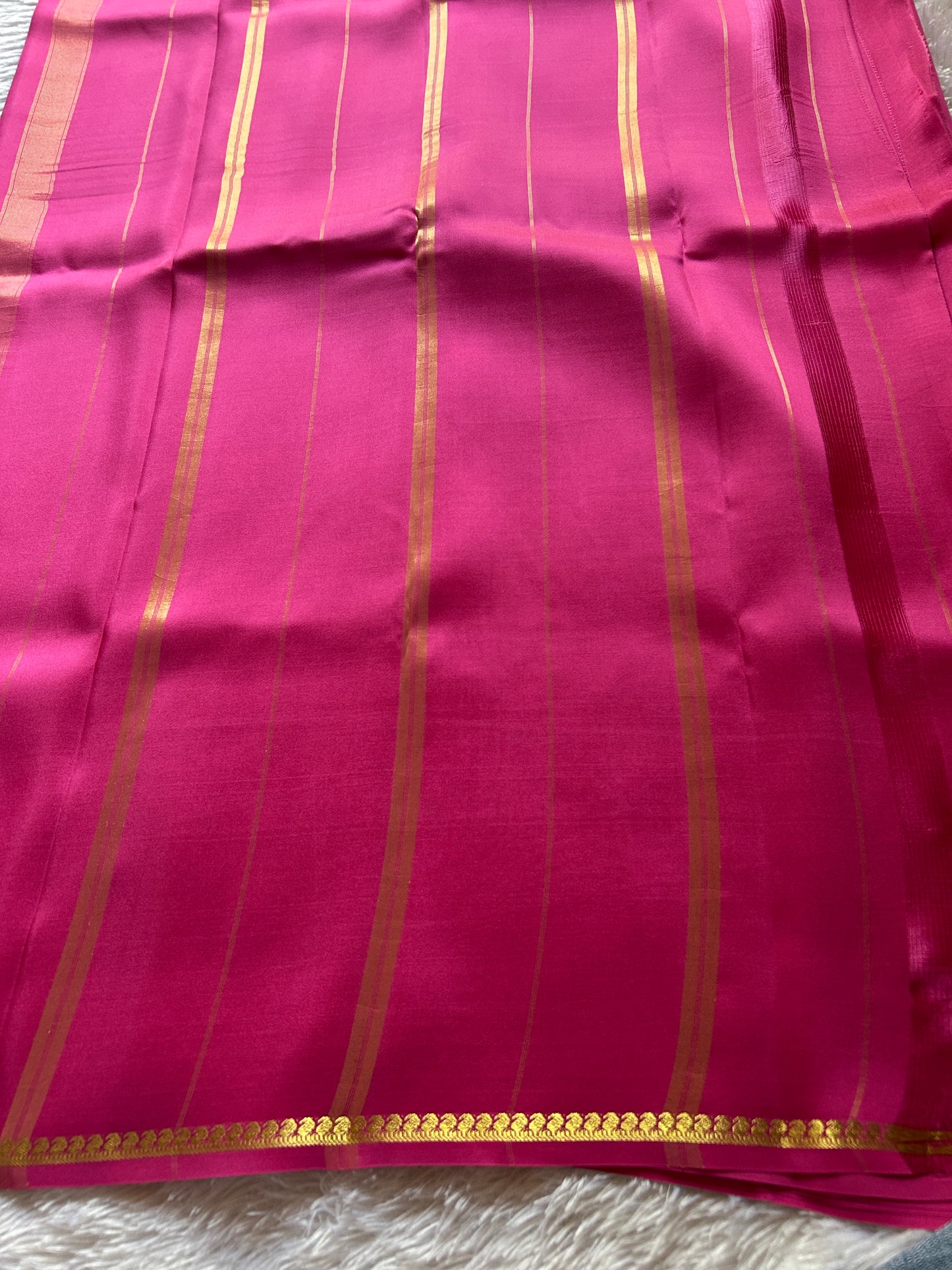 Manikya : Solid Hot pink