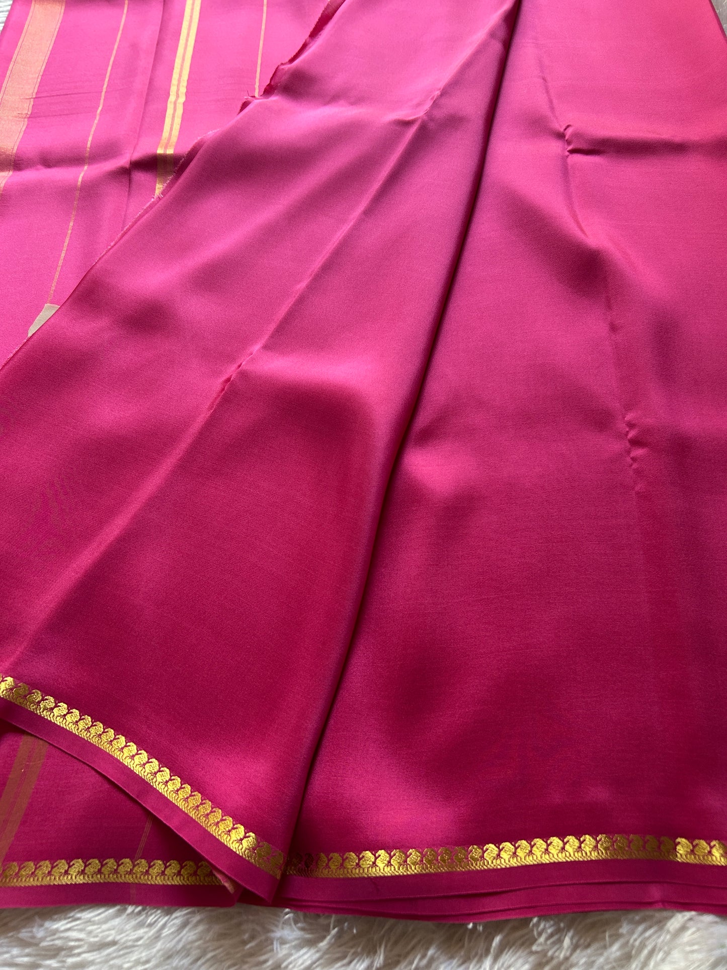 Manikya : Solid Hot pink