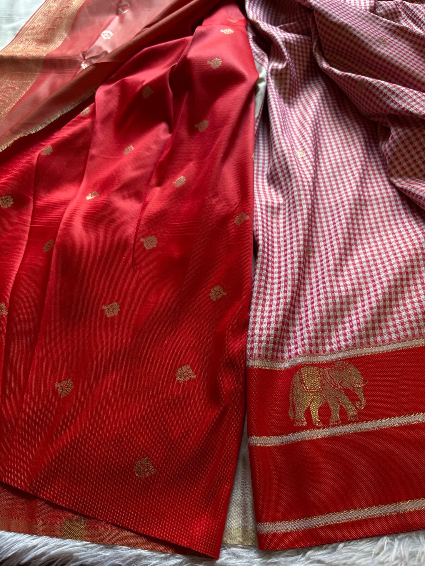 NYD136 (2D) : Red-off white