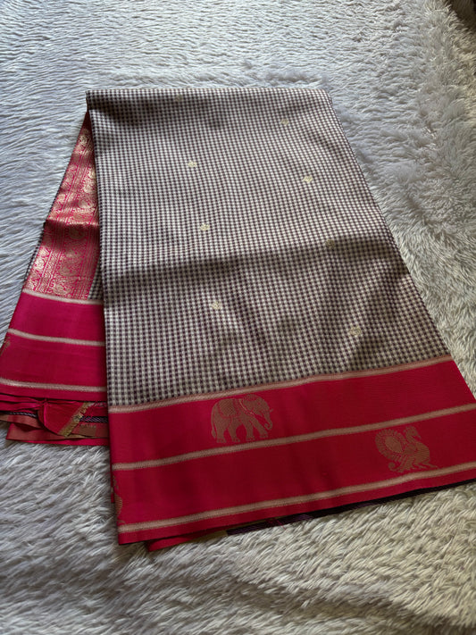 NYD136 (2D) : Grey-rani pink