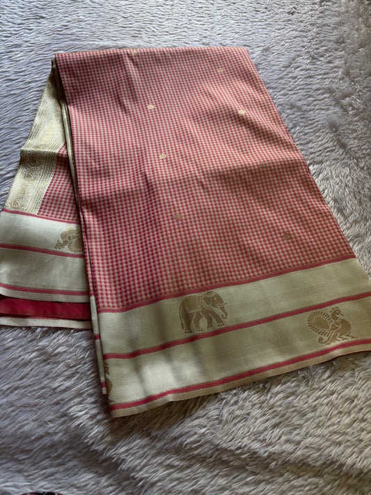 NYD136 (2D) : Pink-off white