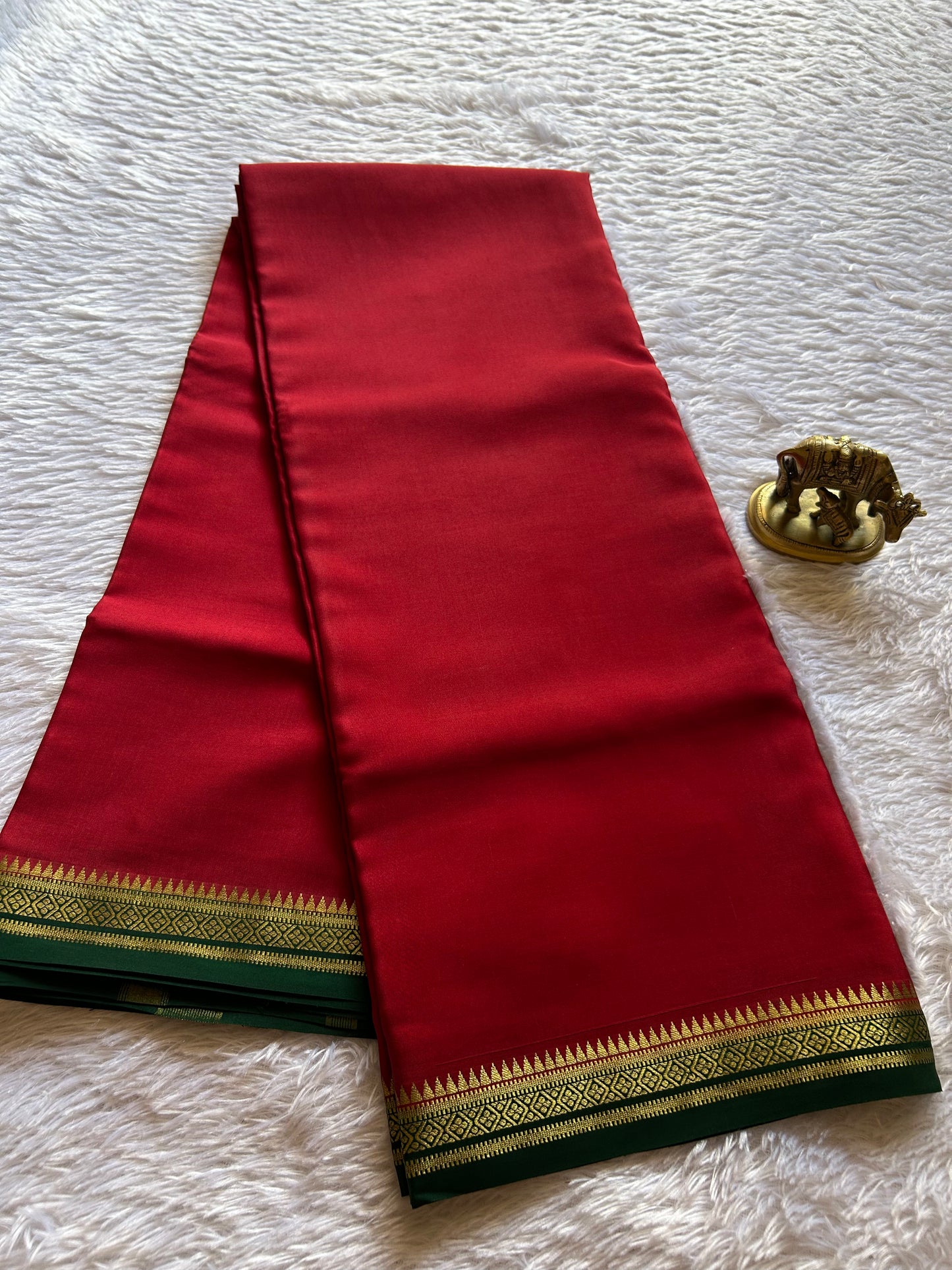 Sharanya (2D) : Hot pink-dark green