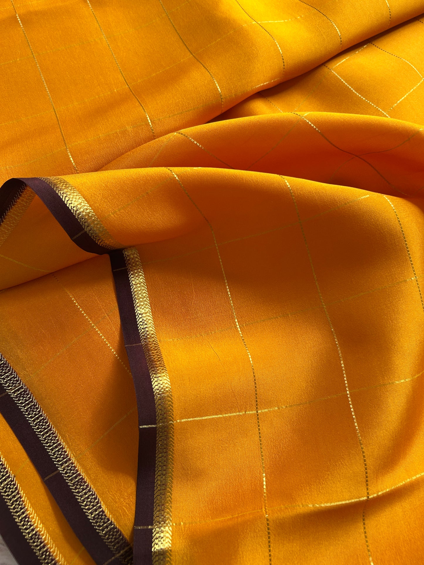 Shankari (2D) : Golden yellow-dark brown