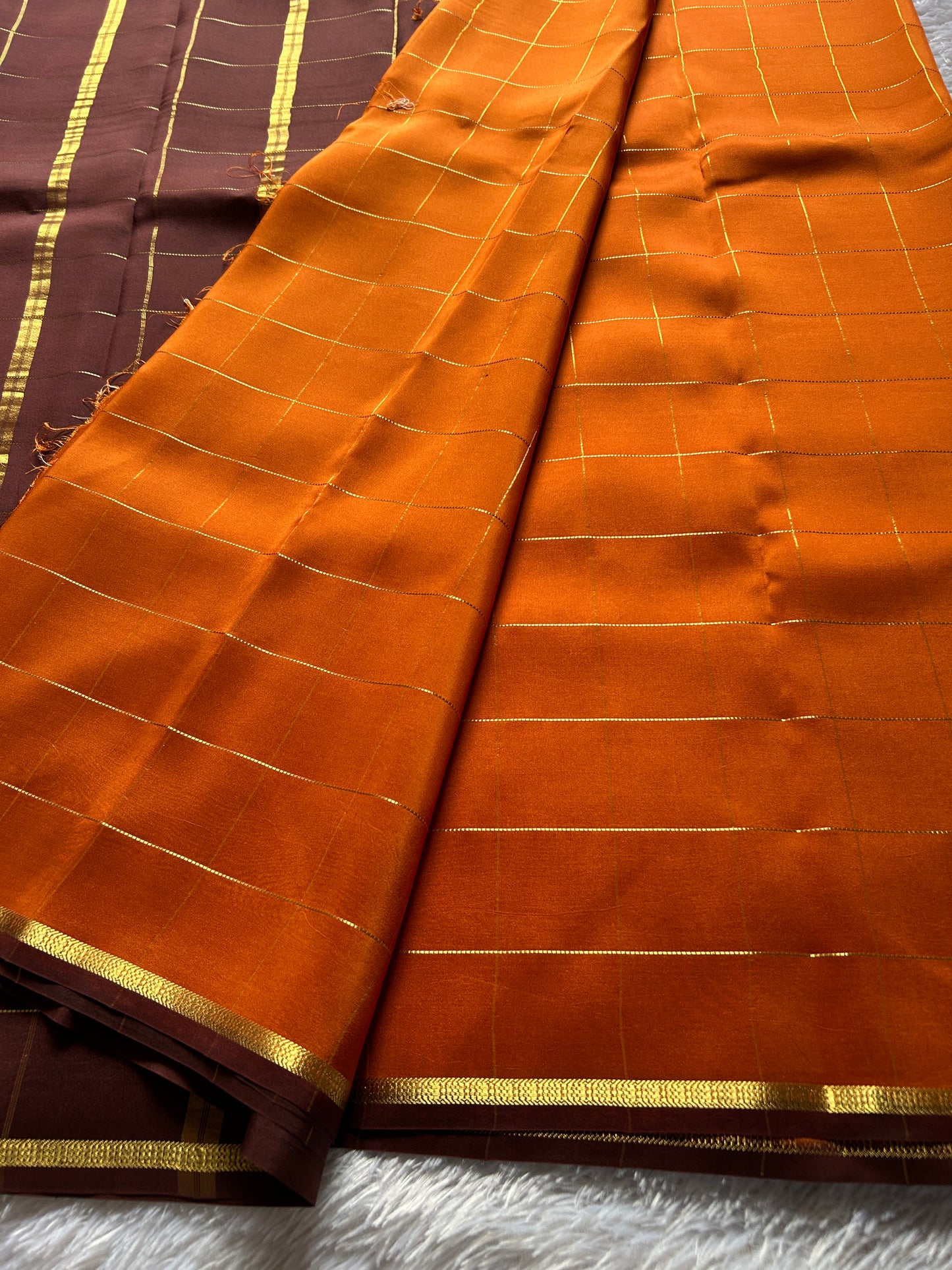 Shankari (2D) : Orange-chocolate brown
