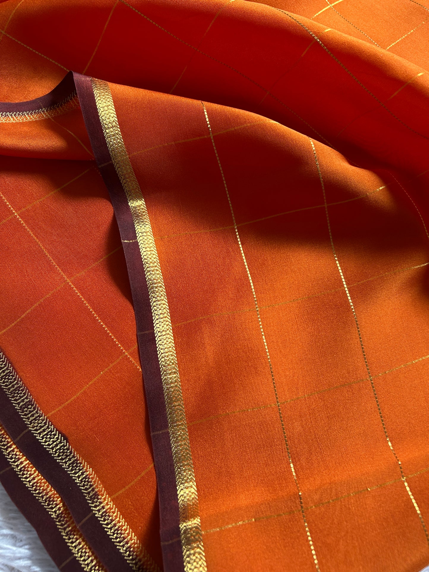 Shankari (2D) : Orange-chocolate brown