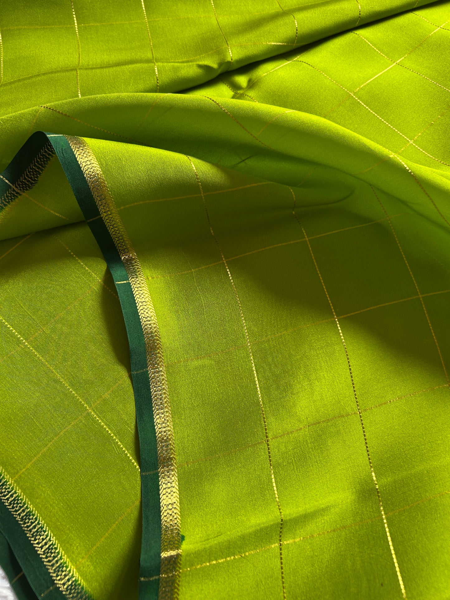 Shankari (2D) : Lime green-bottle green