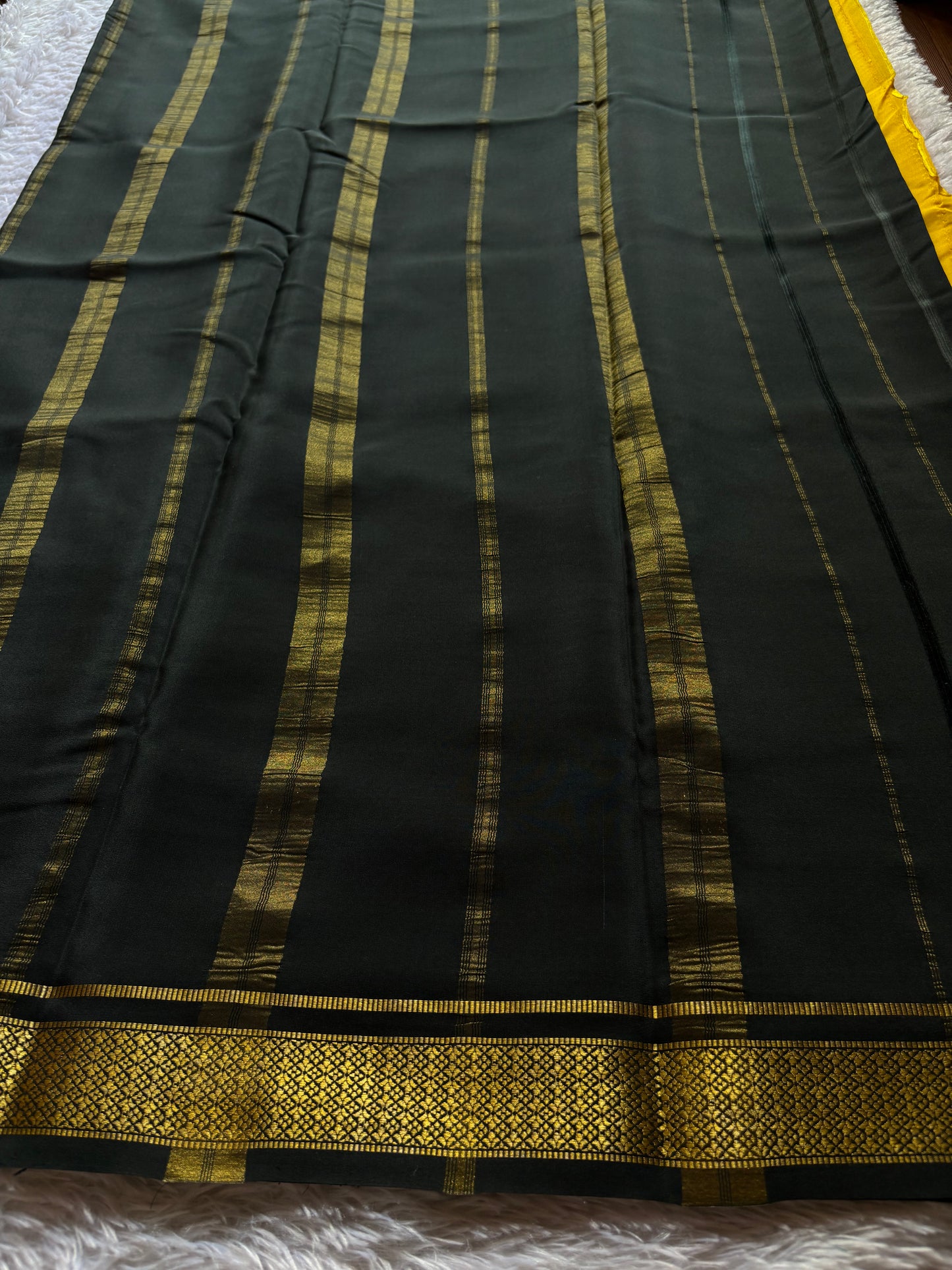 Sampoorna (2D) : Yellow-black