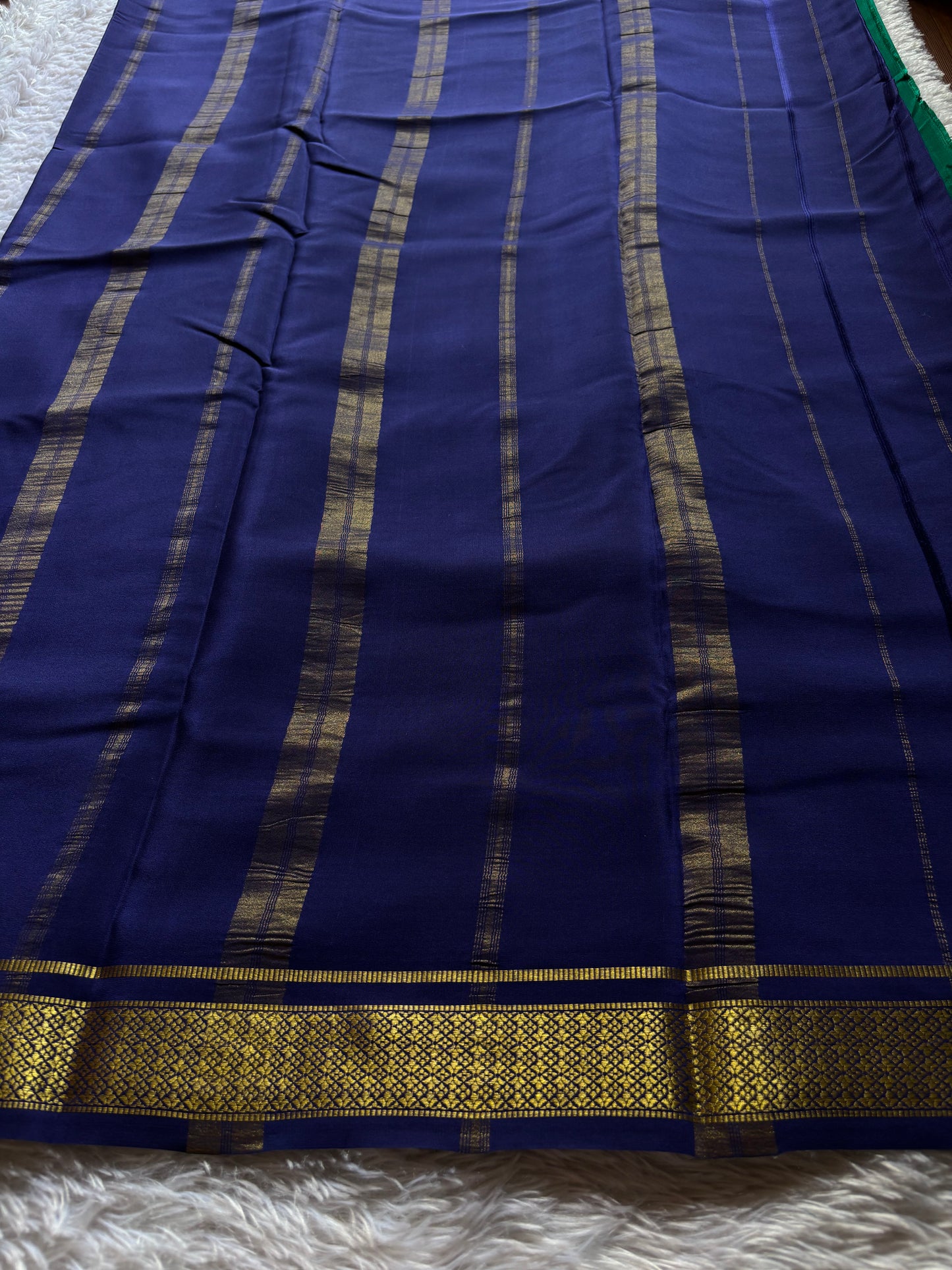 Sampoorna (2D) : Emerald green-navy blue
