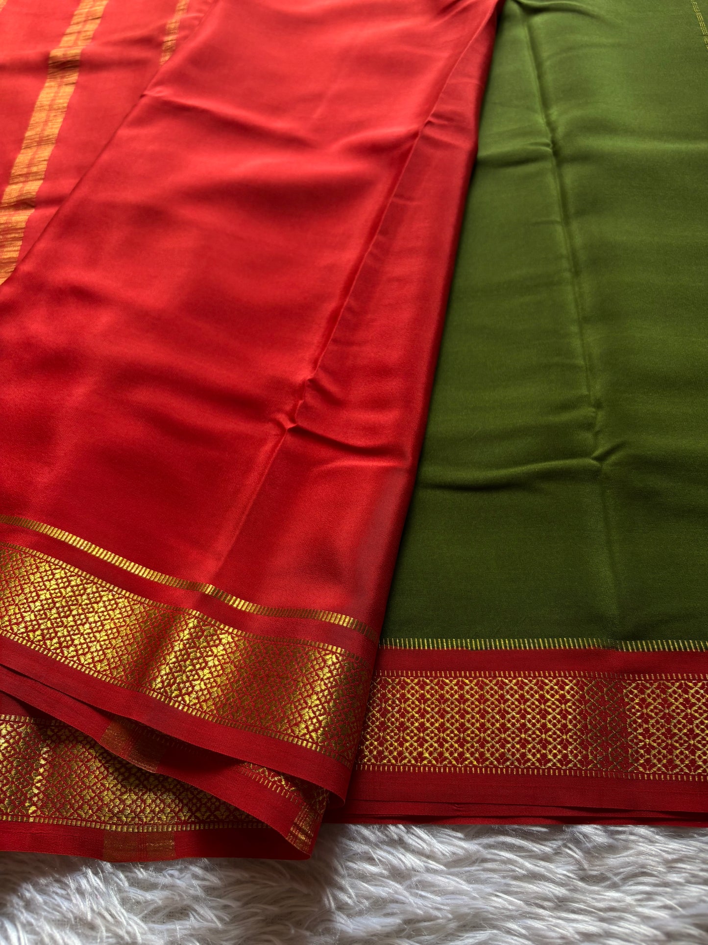 Sampoorna (2D) : Moss green-red